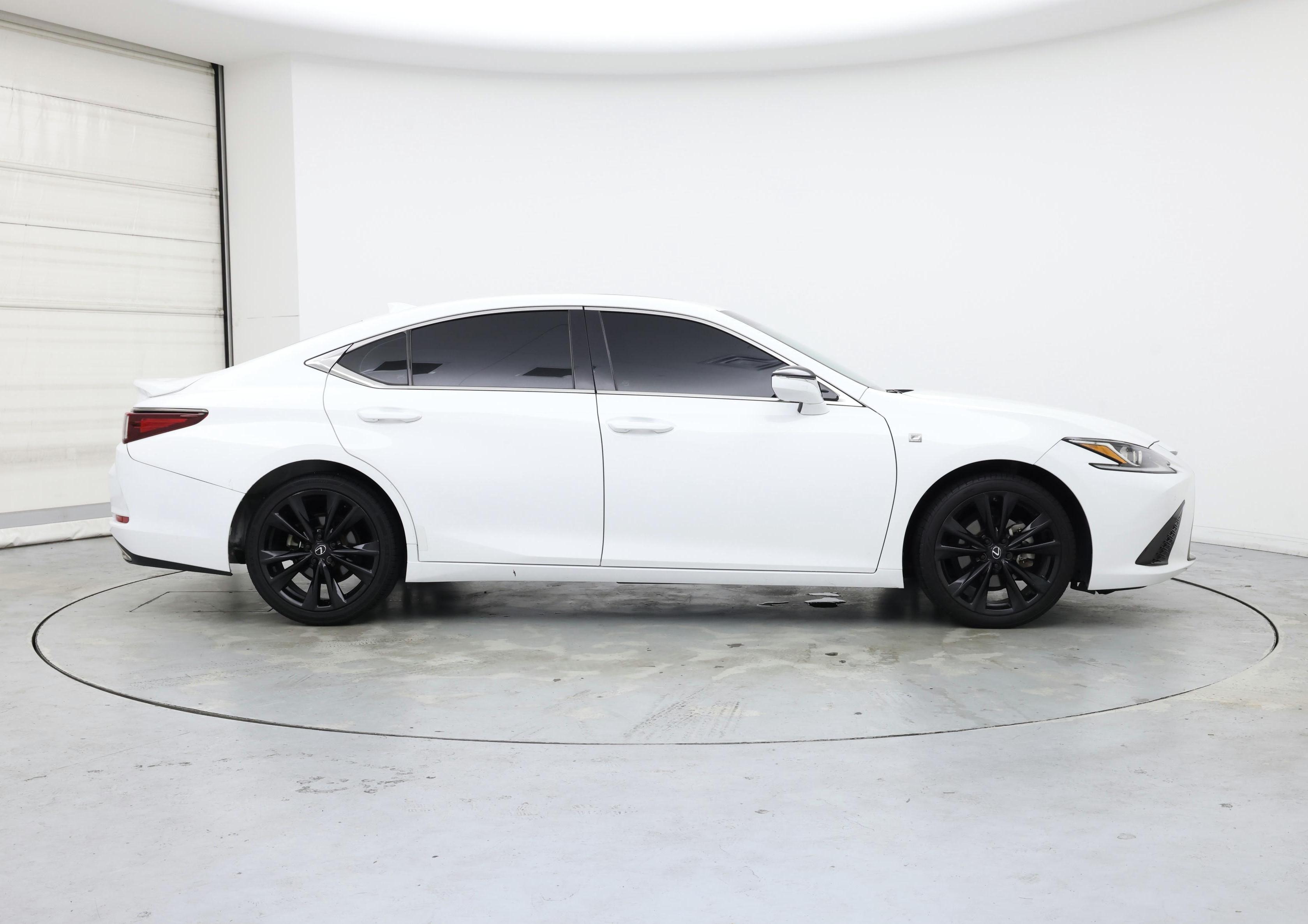 Thumbnail: 2022 Lexus ES - 7