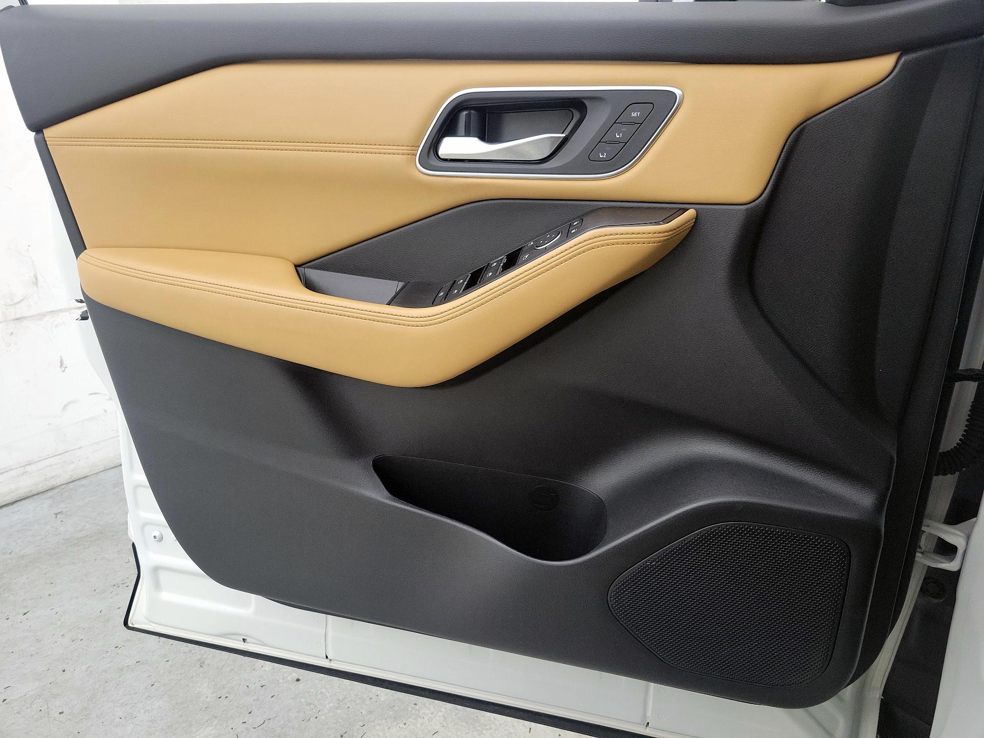 Thumbnail: 2022 Nissan Rogue - 12