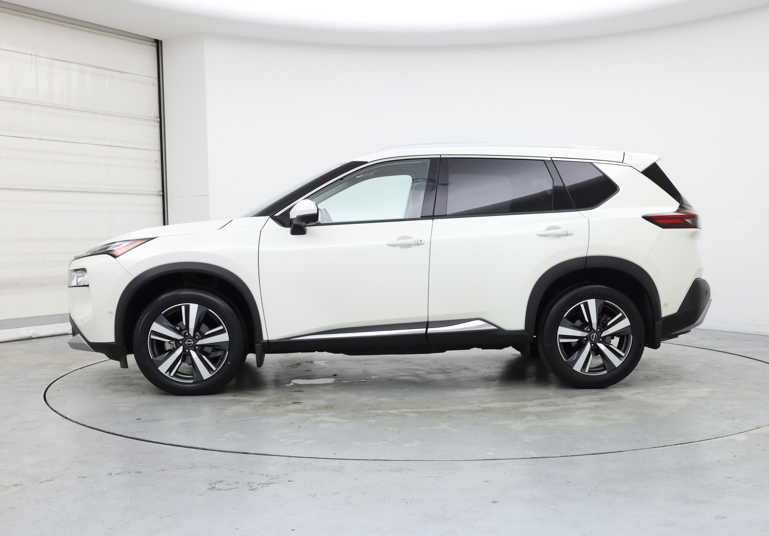 Thumbnail: 2022 Nissan Rogue - 3
