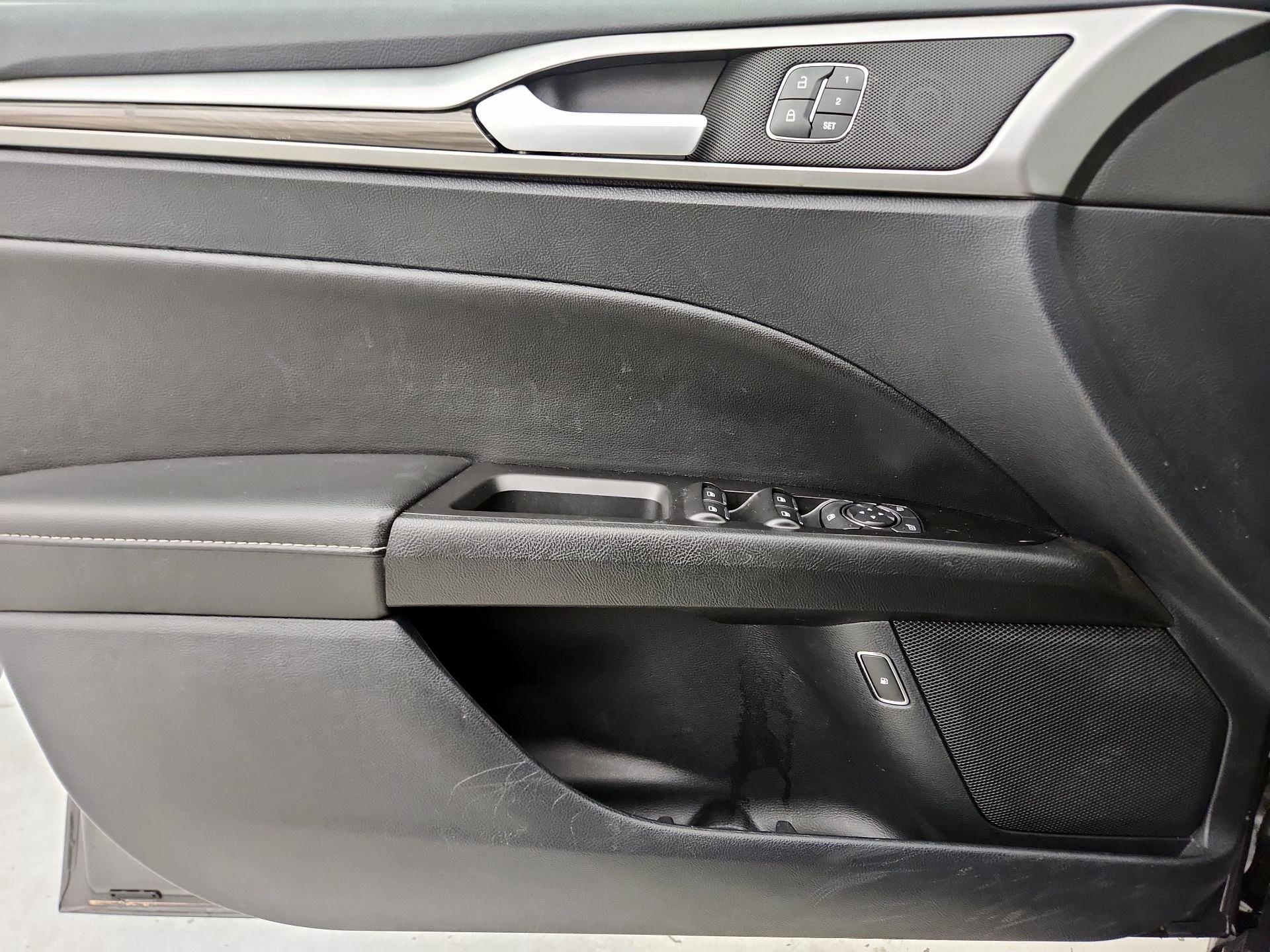 Thumbnail: 2020 Ford Fusion - 12