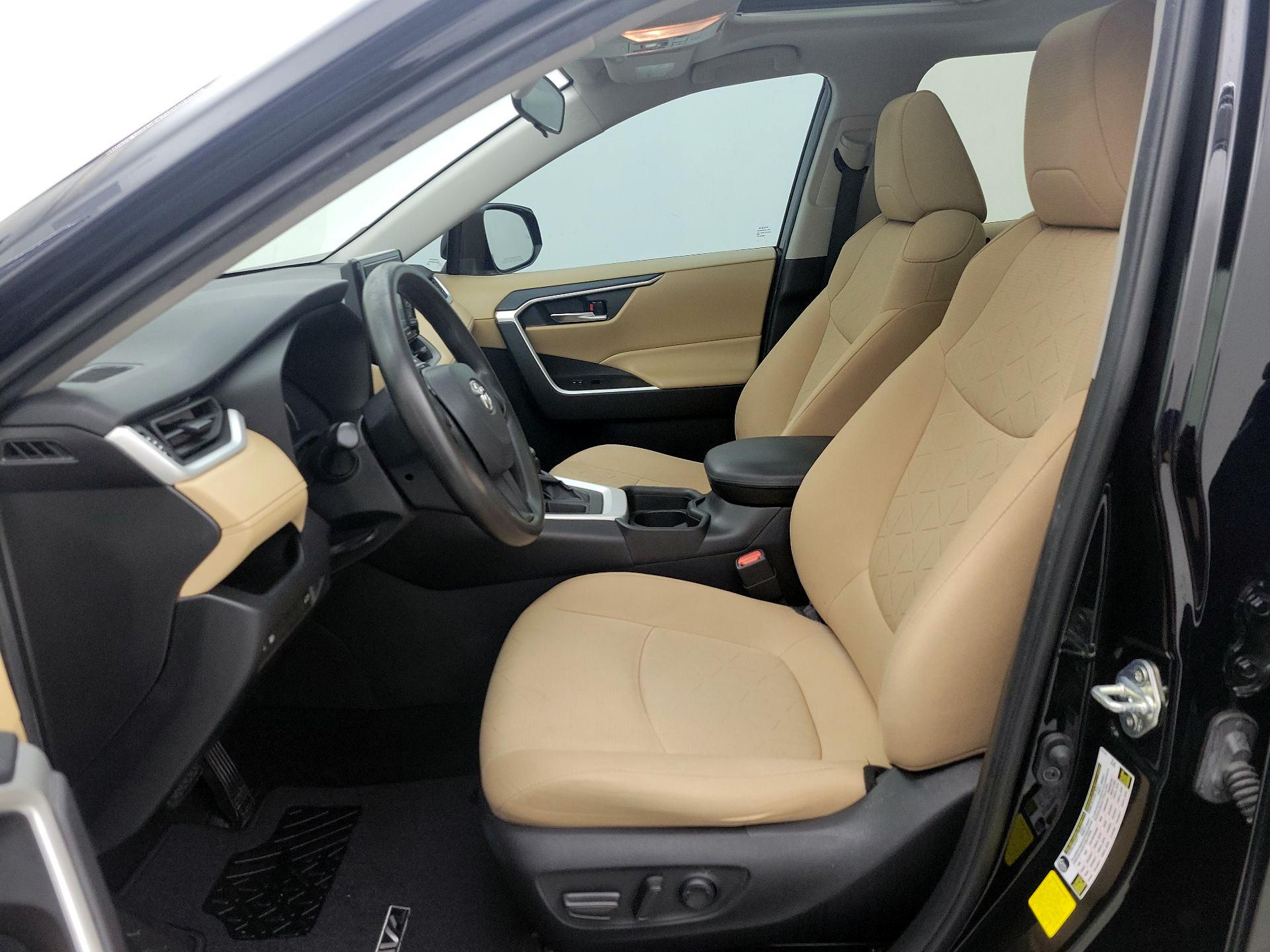 Thumbnail: 2021 Toyota RAV4 - 11