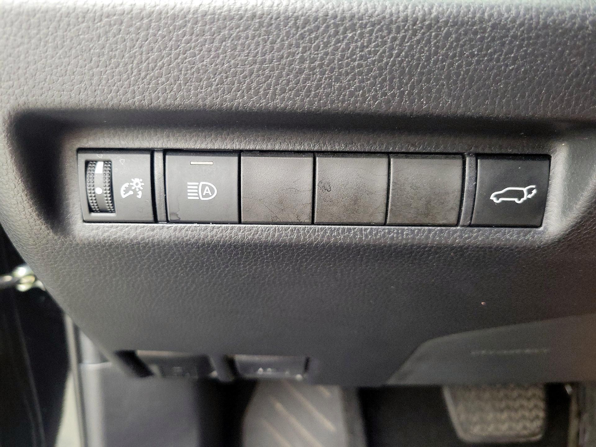 Thumbnail: 2021 Toyota RAV4 - 13