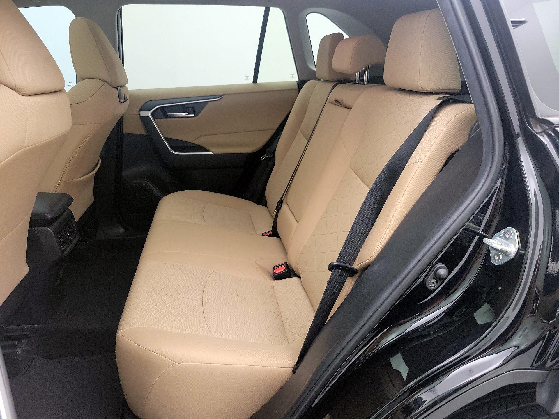 Thumbnail: 2021 Toyota RAV4 - 20