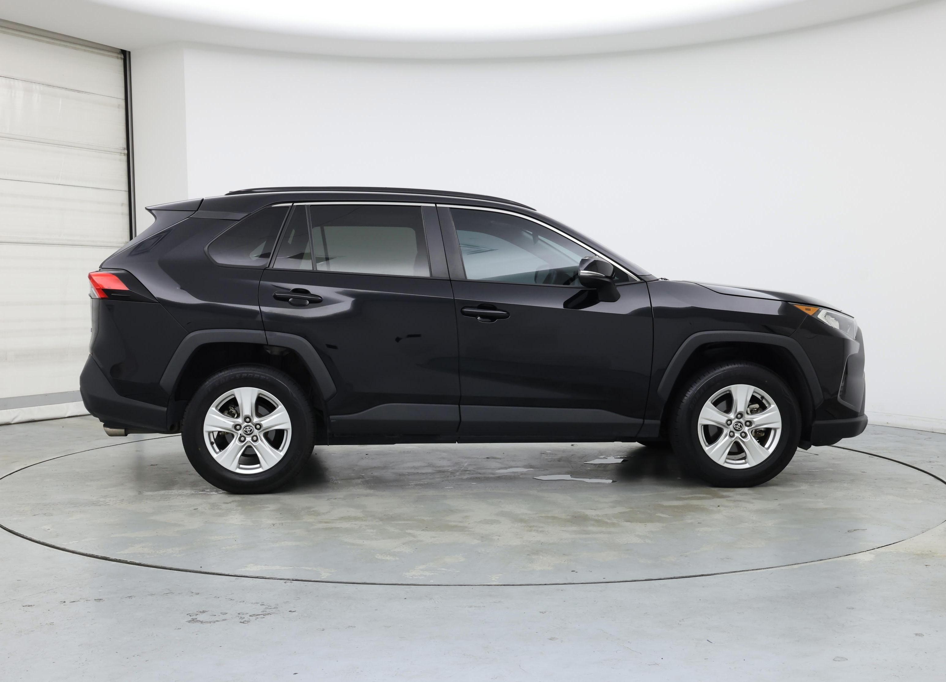 Thumbnail: 2021 Toyota RAV4 - 7