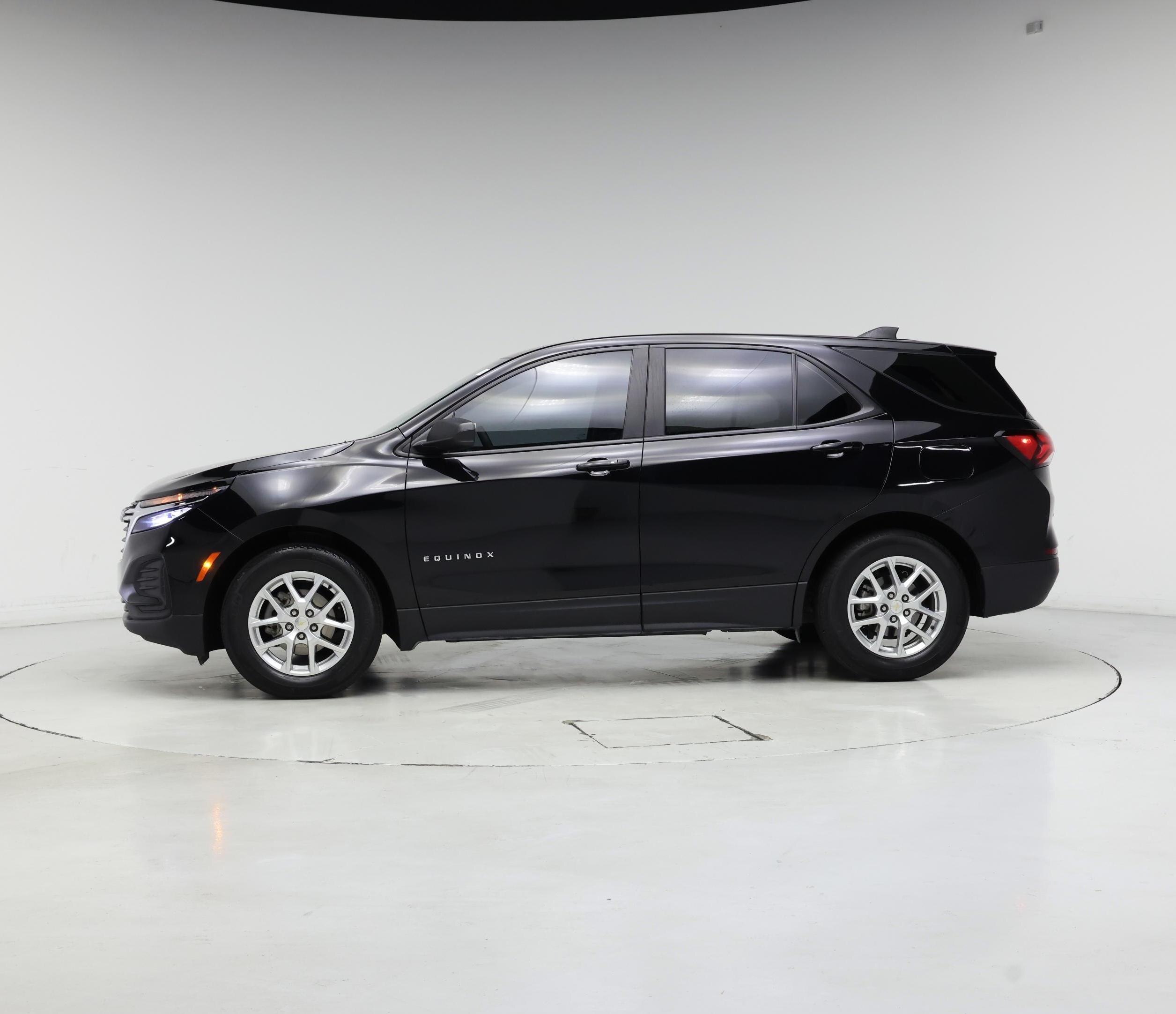 Thumbnail: 2023 Chevrolet Equinox - 3