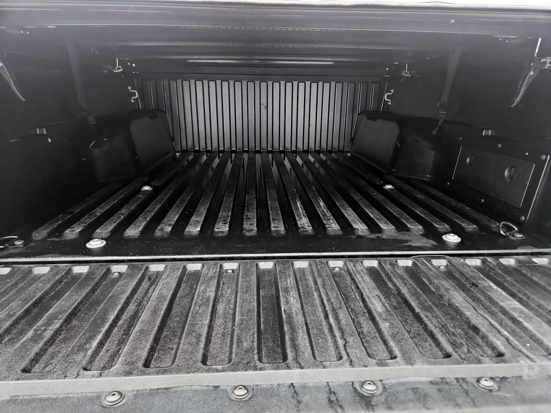 Thumbnail: 2021 Toyota Tacoma - 20