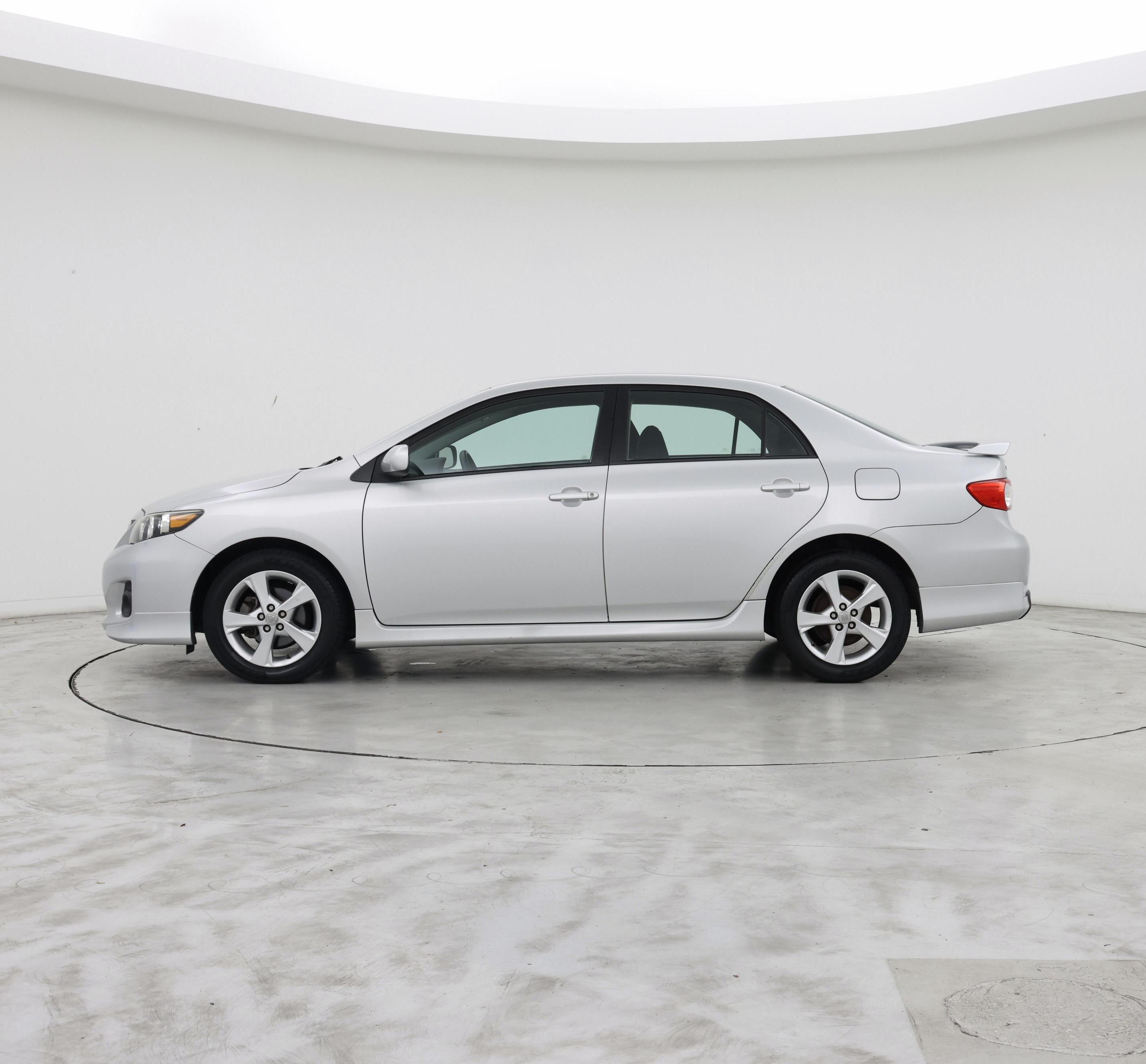 Thumbnail: 2013 Toyota Corolla - 3