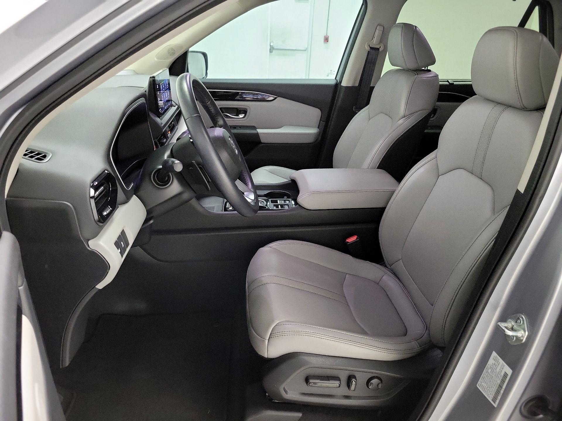 Thumbnail: 2023 Honda Pilot - 11