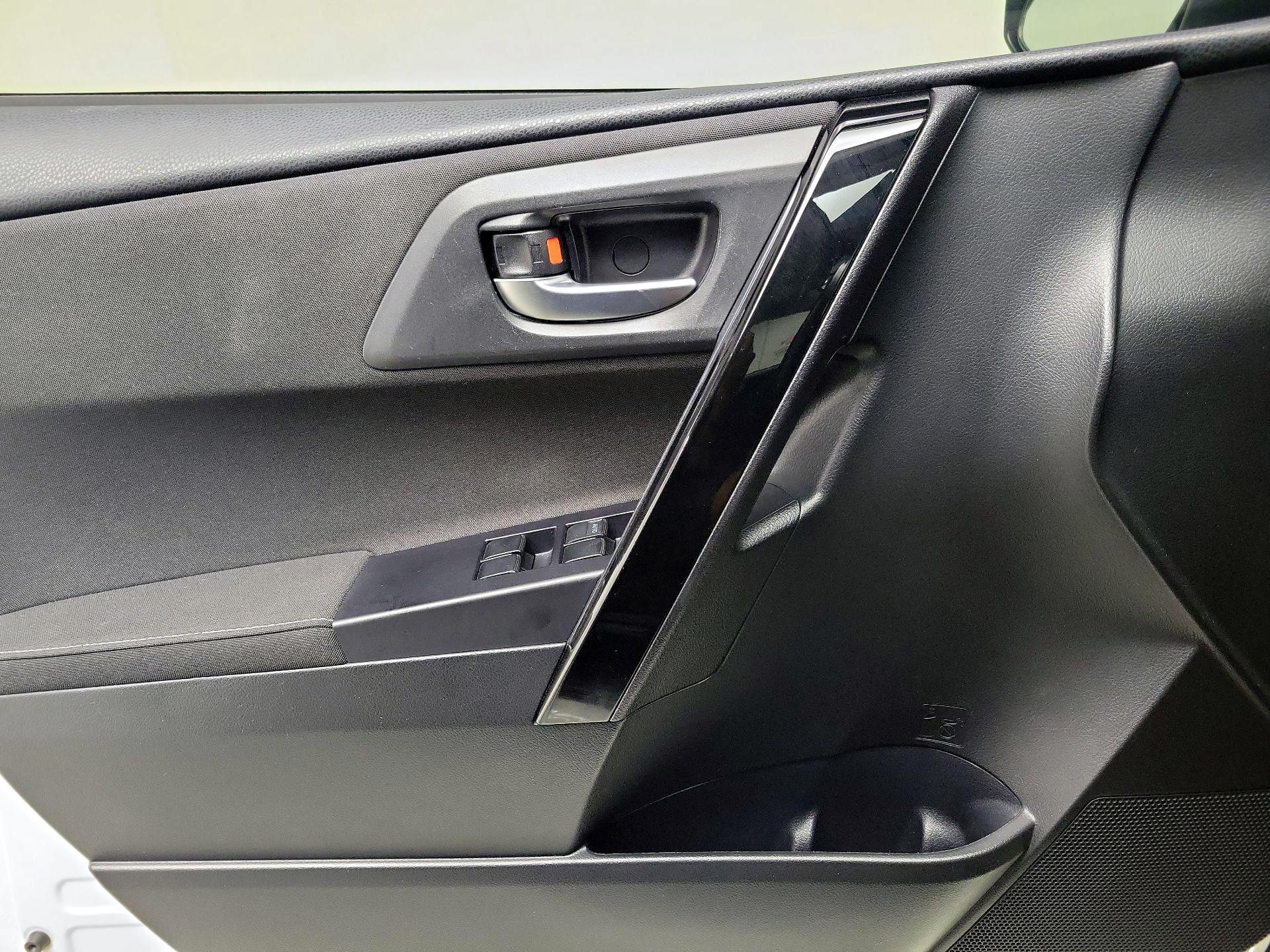 Thumbnail: 2017 Toyota Corolla iM - 12