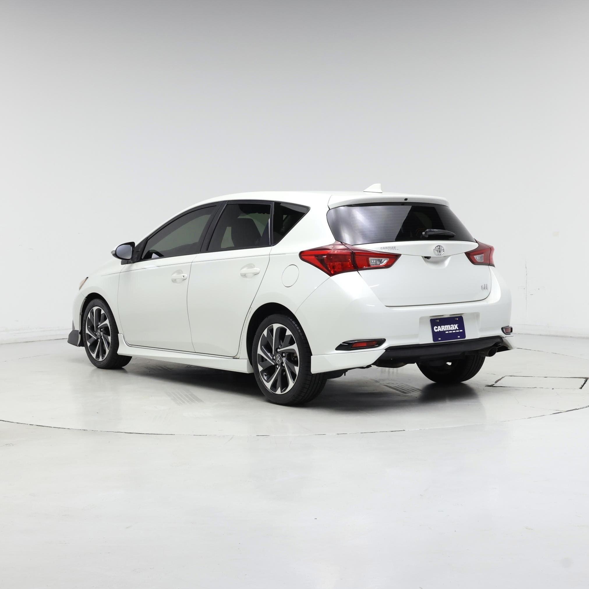 Thumbnail: 2017 Toyota Corolla iM - 2