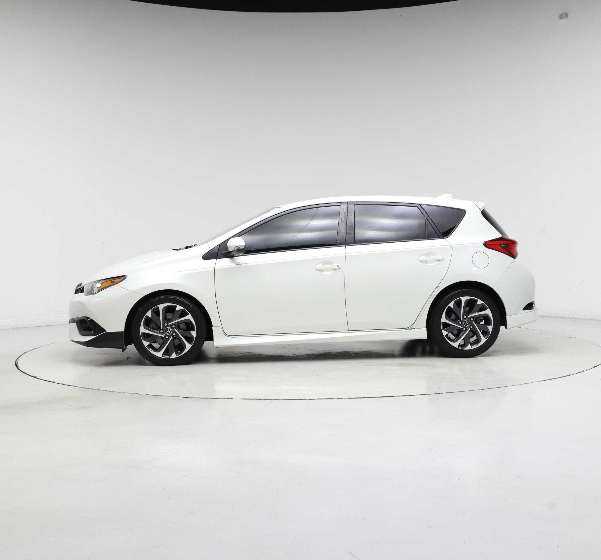 Thumbnail: 2017 Toyota Corolla iM - 3