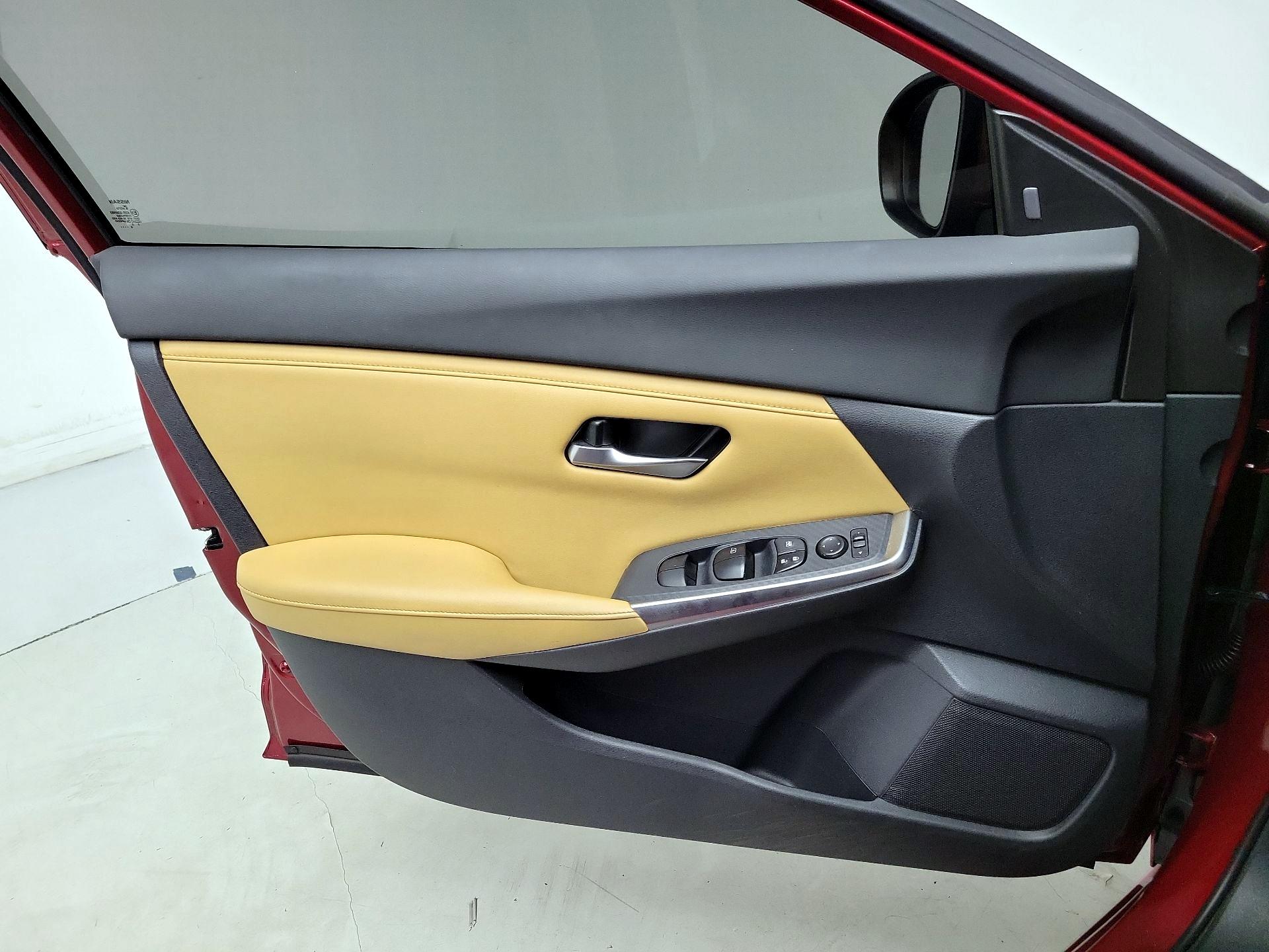 Thumbnail: 2020 Nissan Sentra - 12