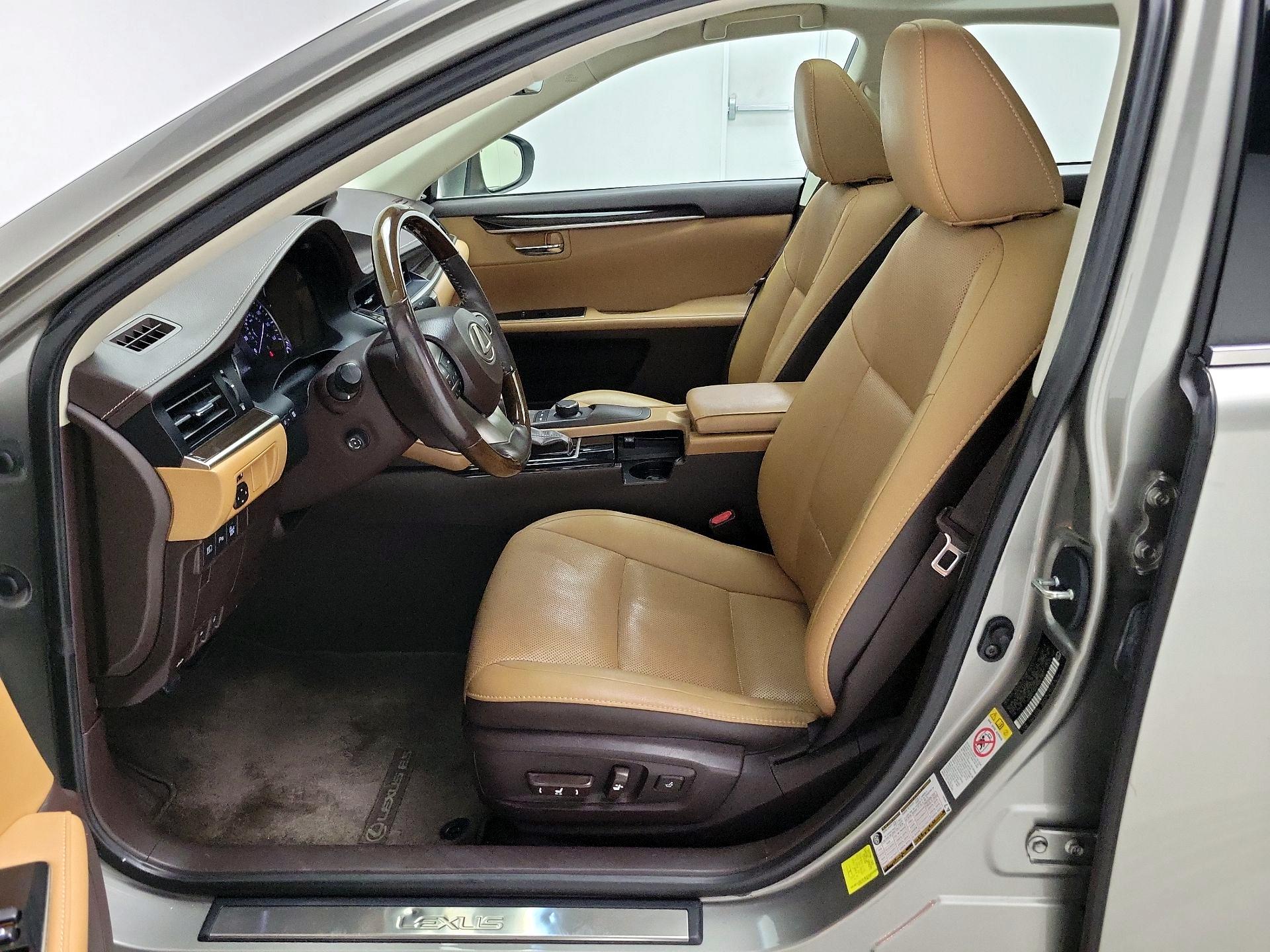 Thumbnail: 2018 Lexus ES - 11