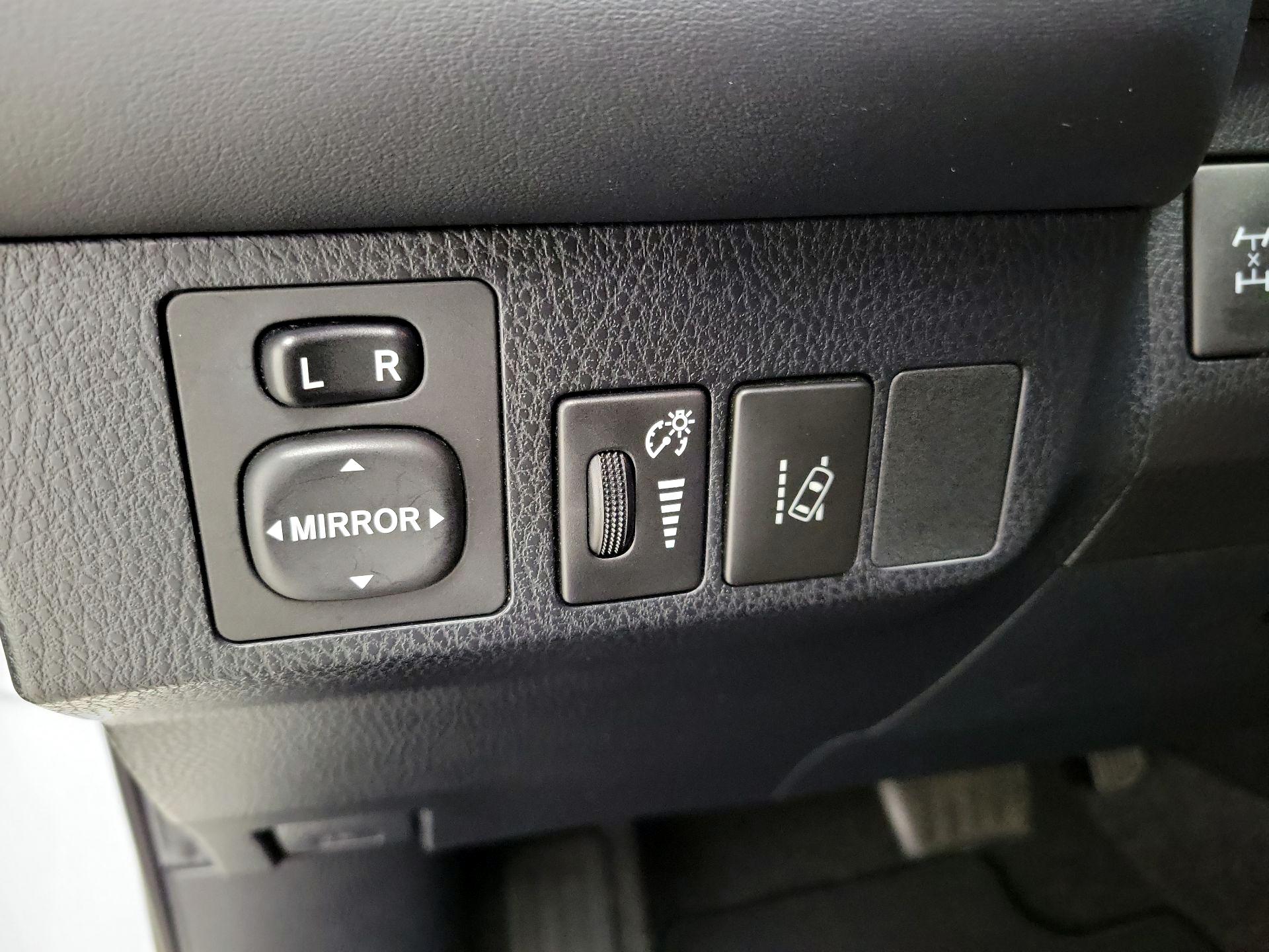 Thumbnail: 2018 Toyota RAV4 - 13