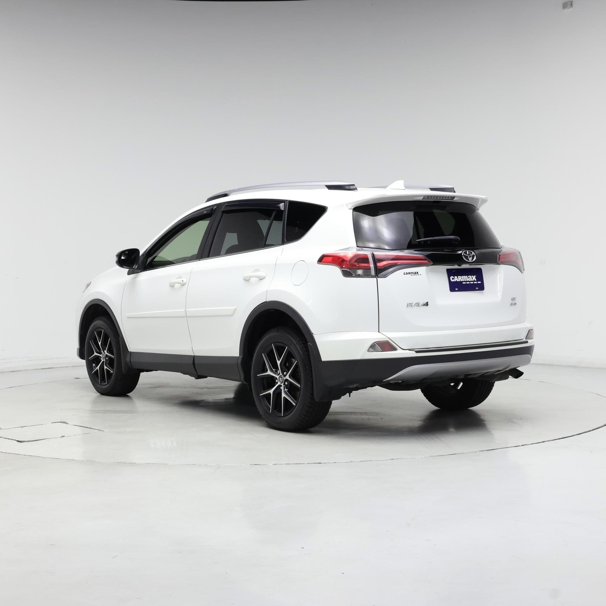 Thumbnail: 2018 Toyota RAV4 - 2