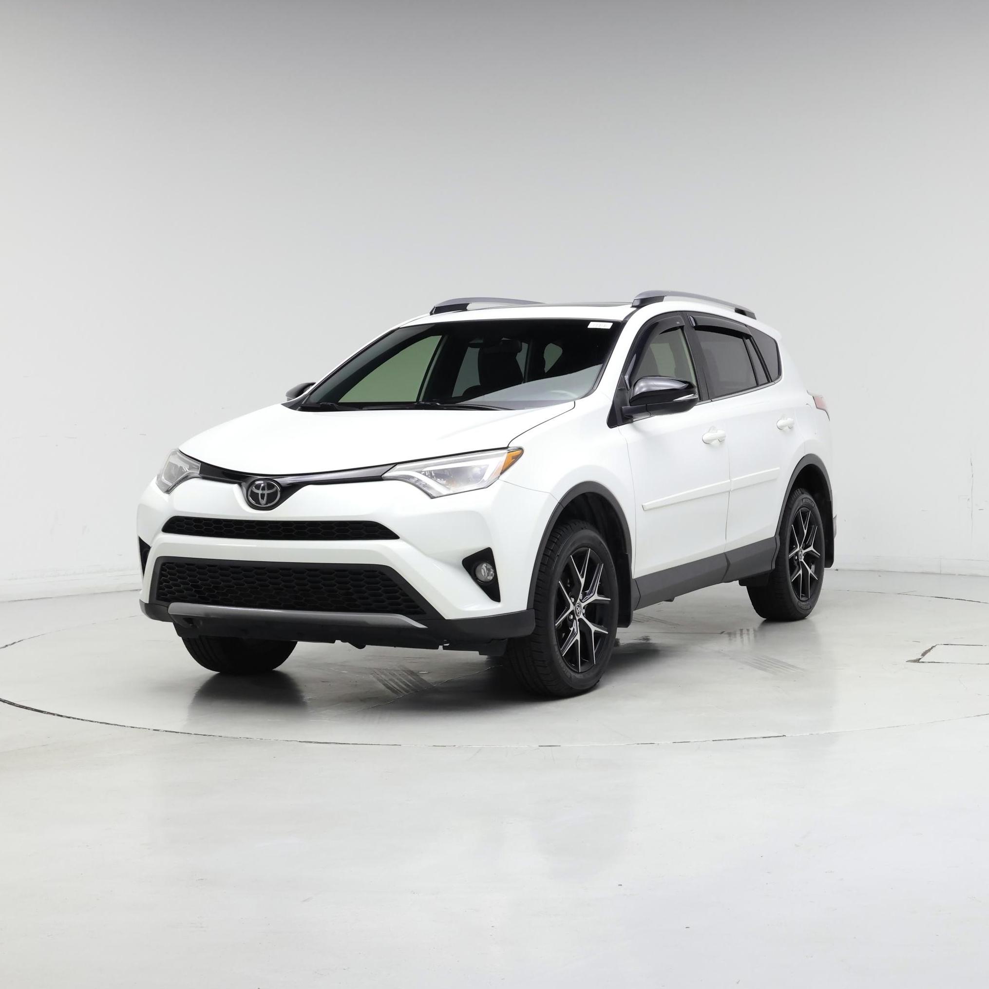 Thumbnail: 2018 Toyota RAV4 - 4