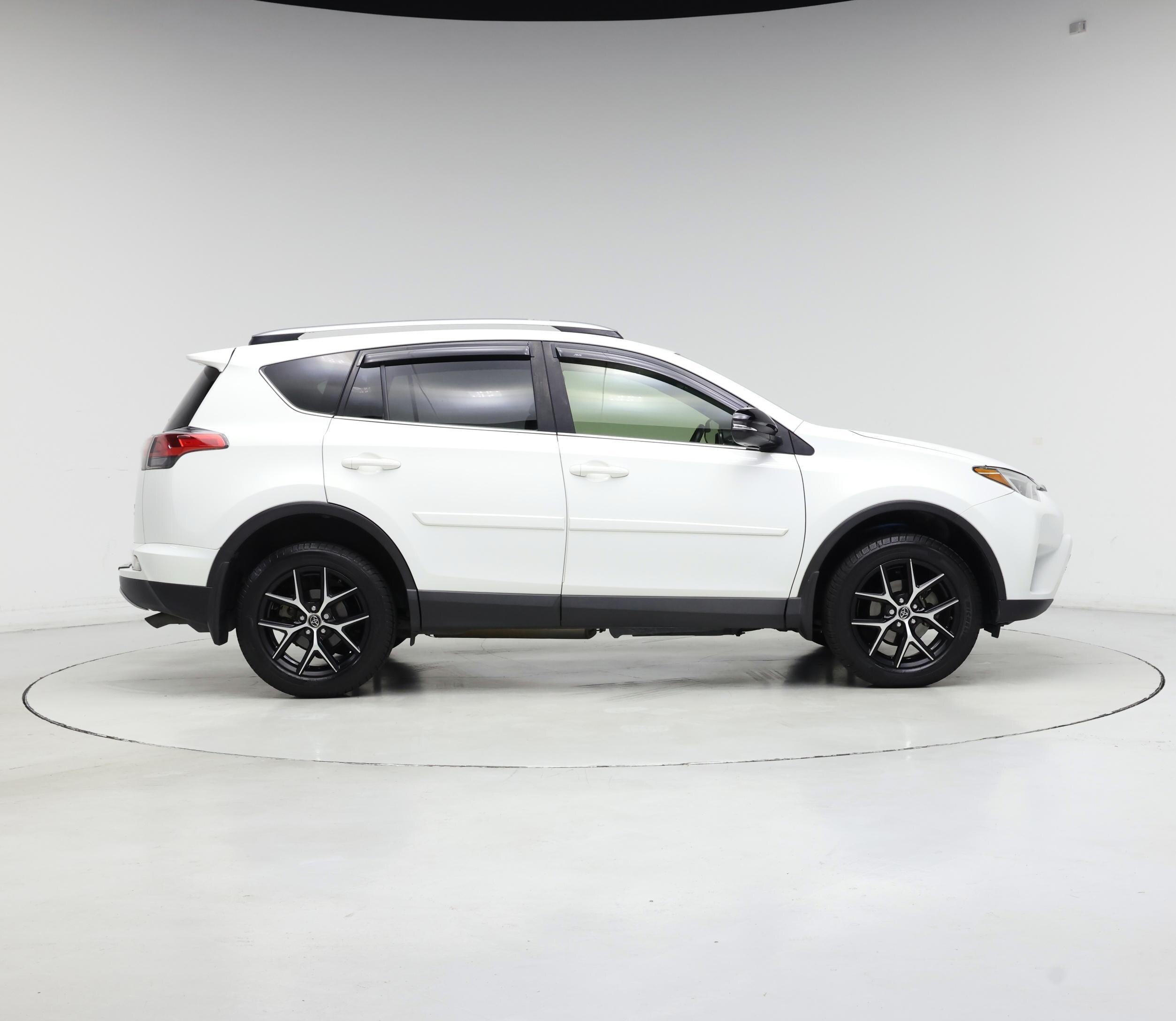Thumbnail: 2018 Toyota RAV4 - 7