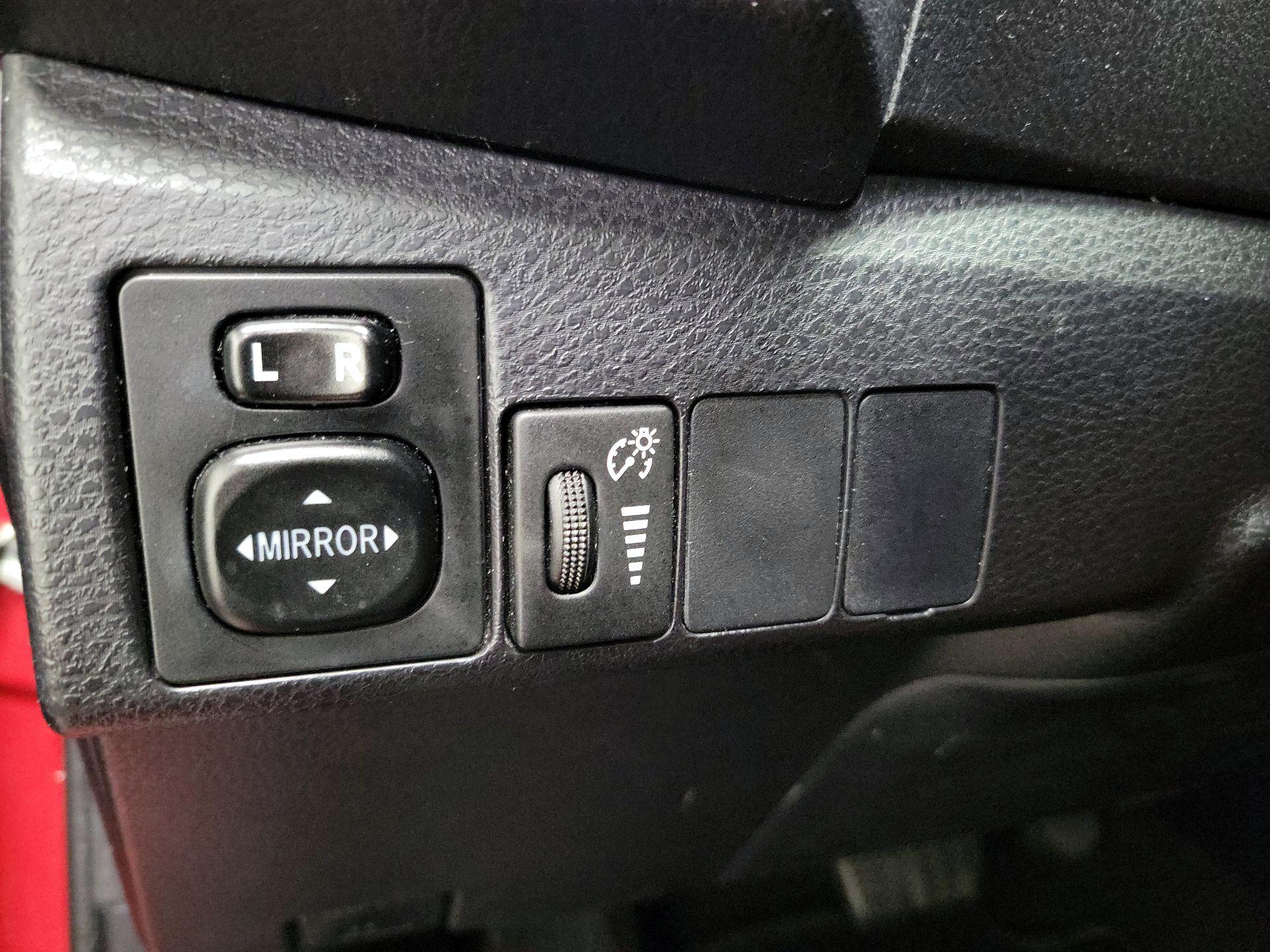 Thumbnail: 2015 Toyota Corolla - 13