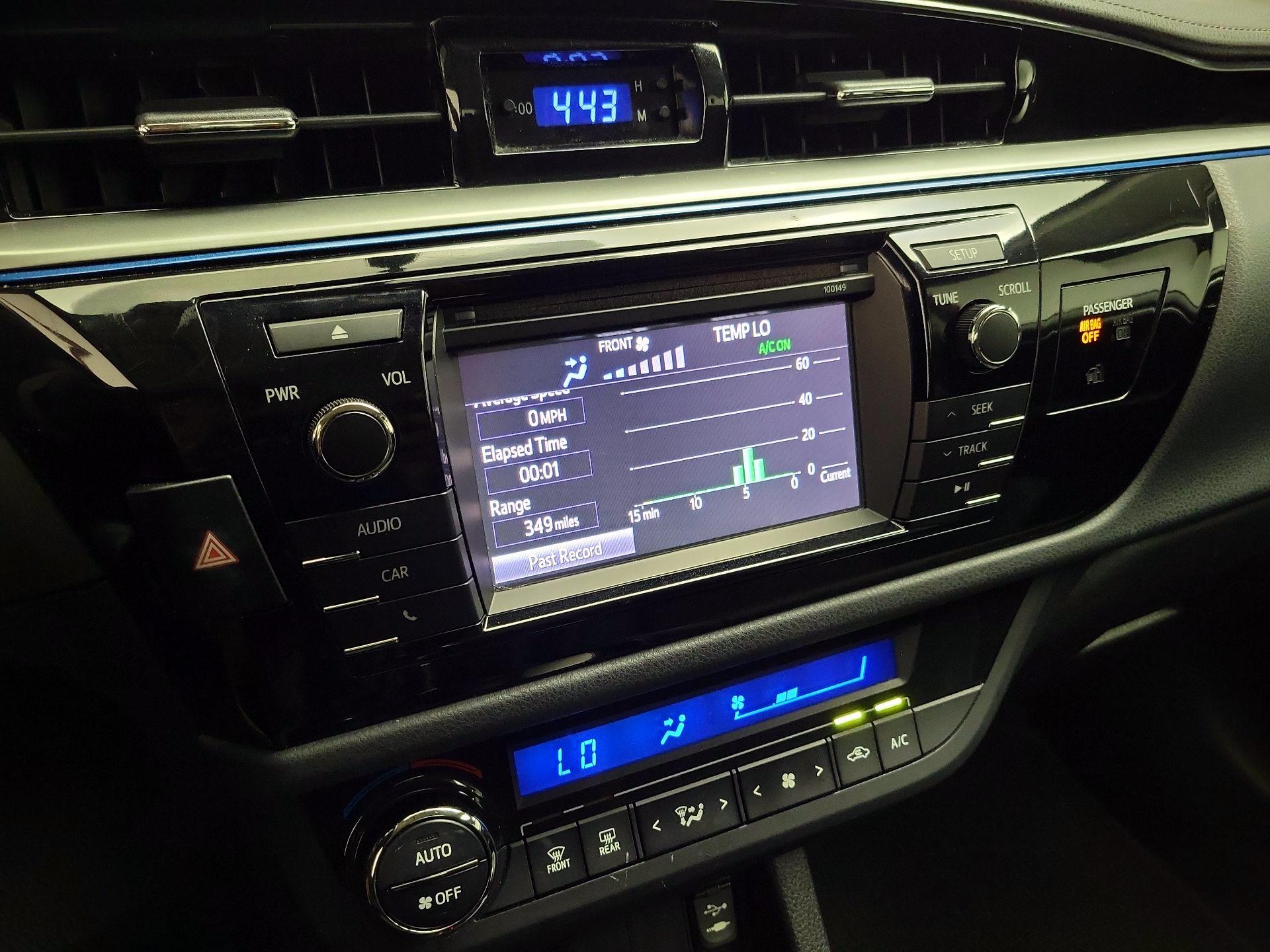 Thumbnail: 2015 Toyota Corolla - 15