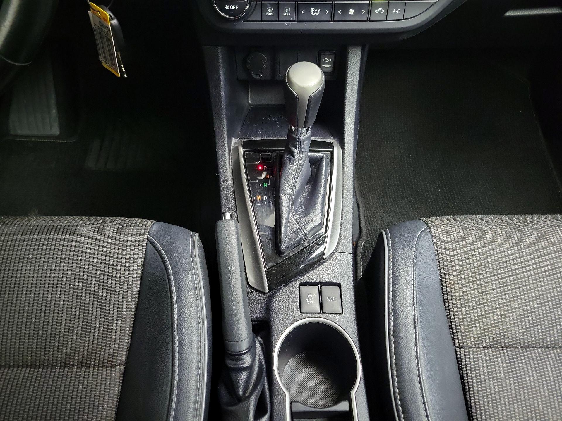 Thumbnail: 2015 Toyota Corolla - 17