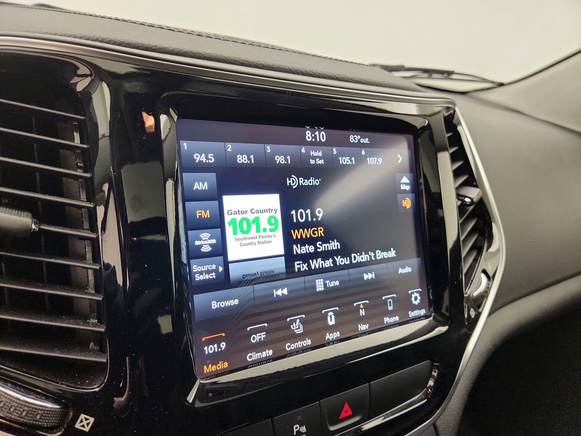 Thumbnail: 2020 Jeep Cherokee - 16