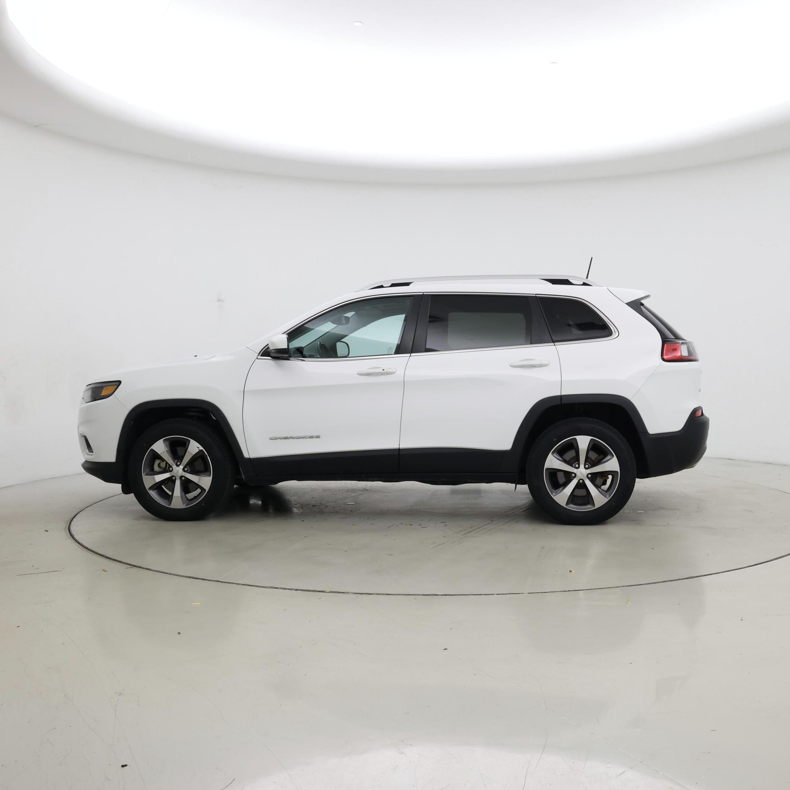 Thumbnail: 2020 Jeep Cherokee - 3