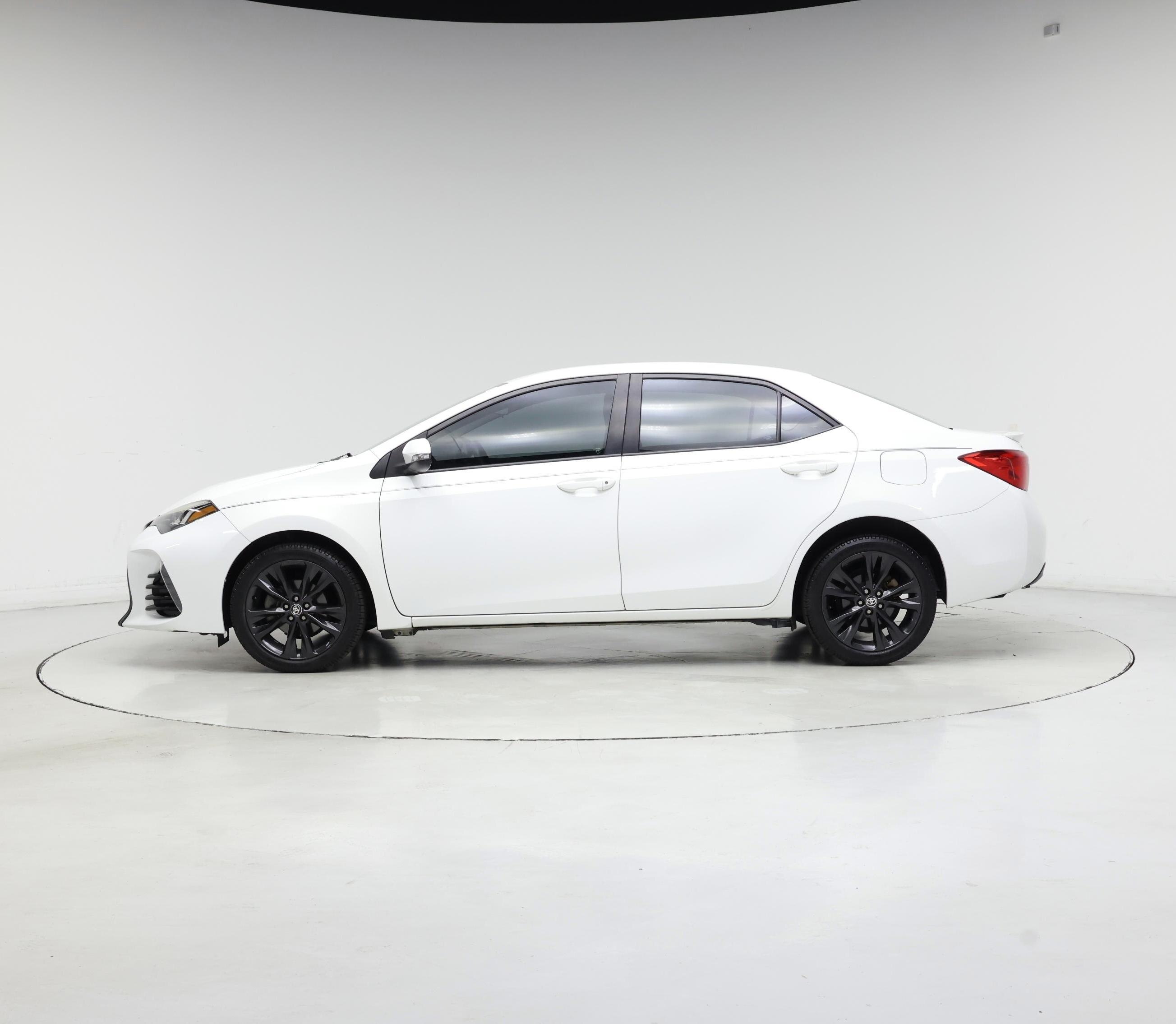 Thumbnail: 2017 Toyota Corolla - 3