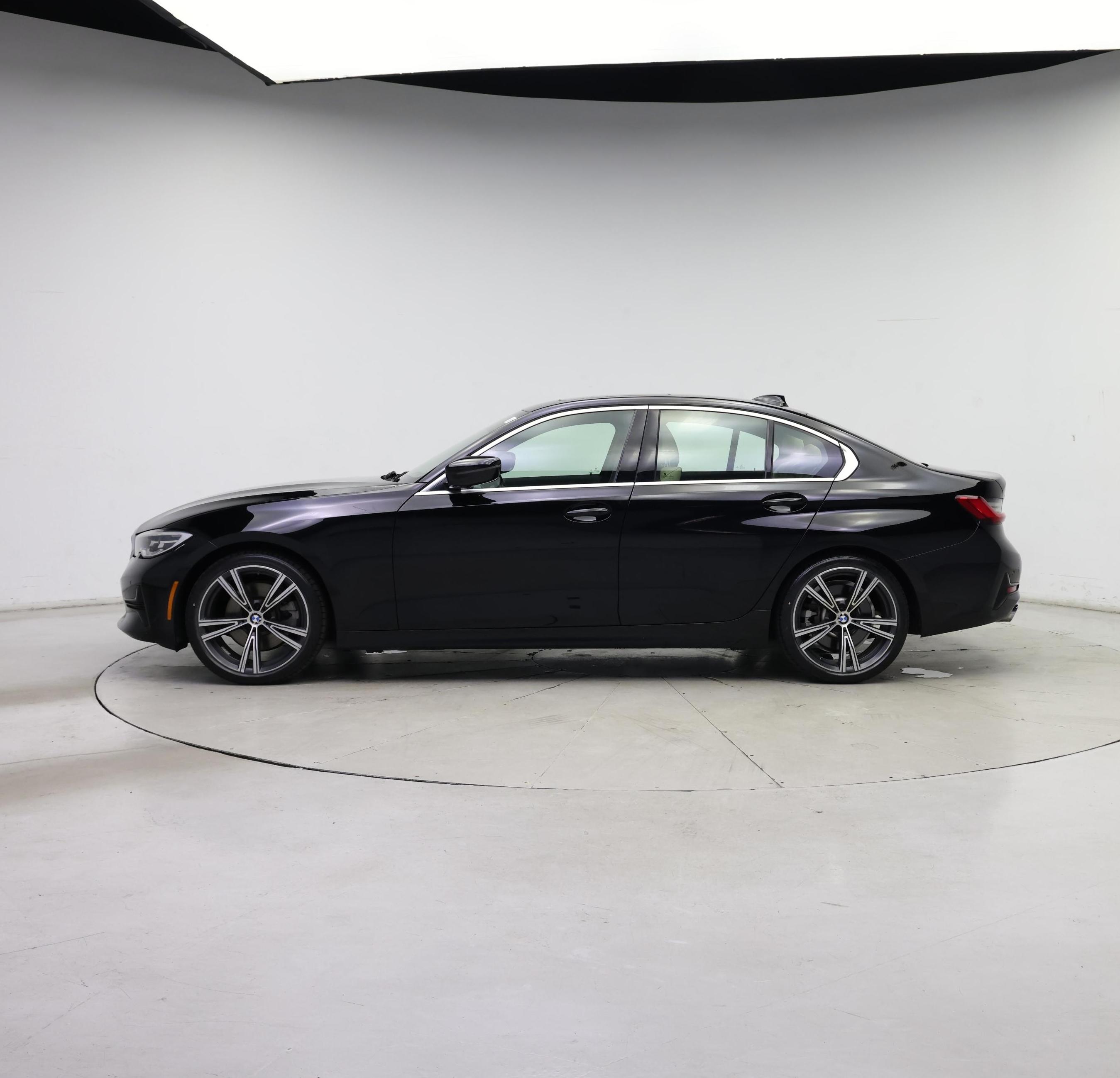 Thumbnail: 2021 BMW 3 Series - 3