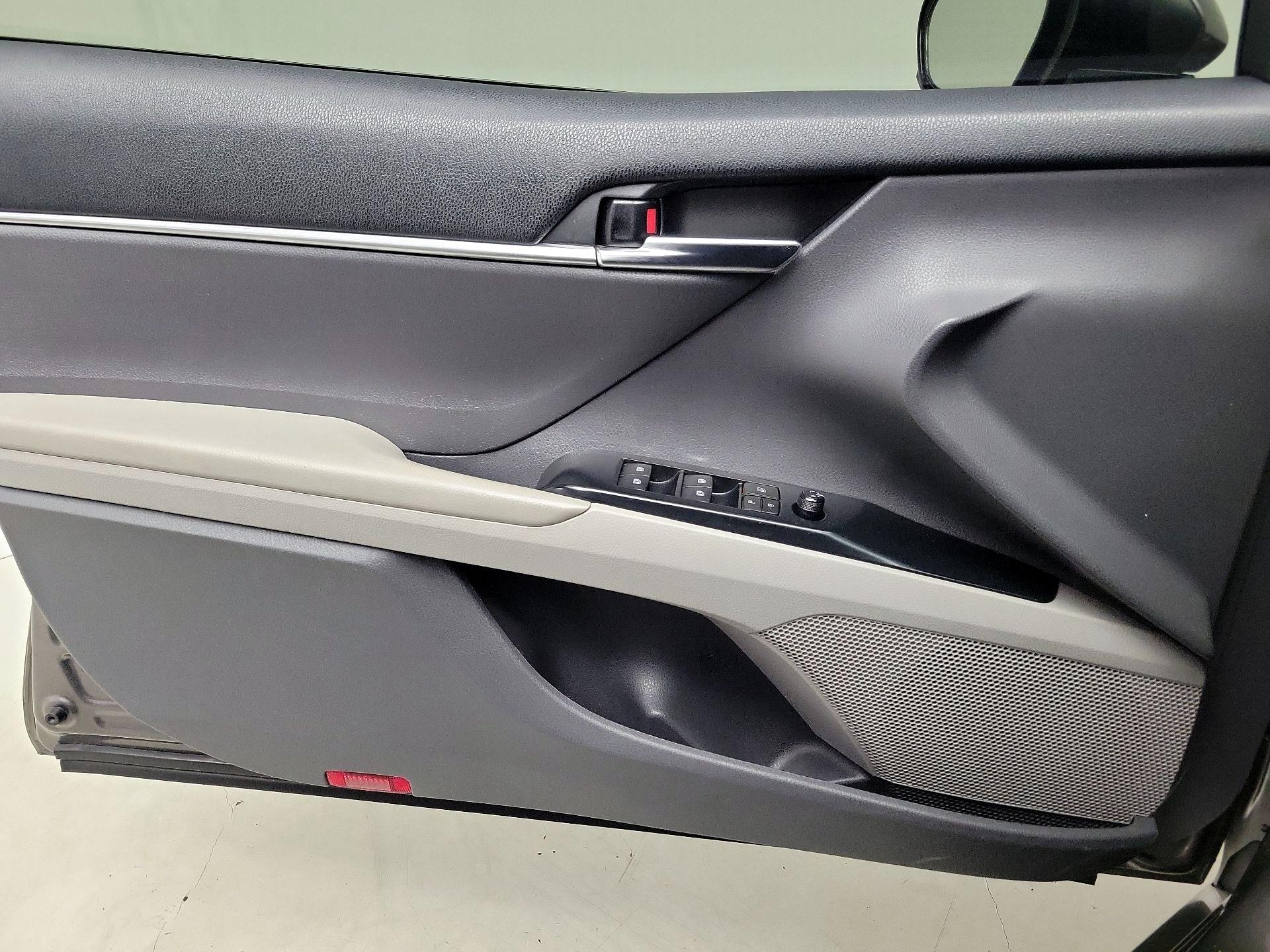 Thumbnail: 2020 Toyota Camry - 12
