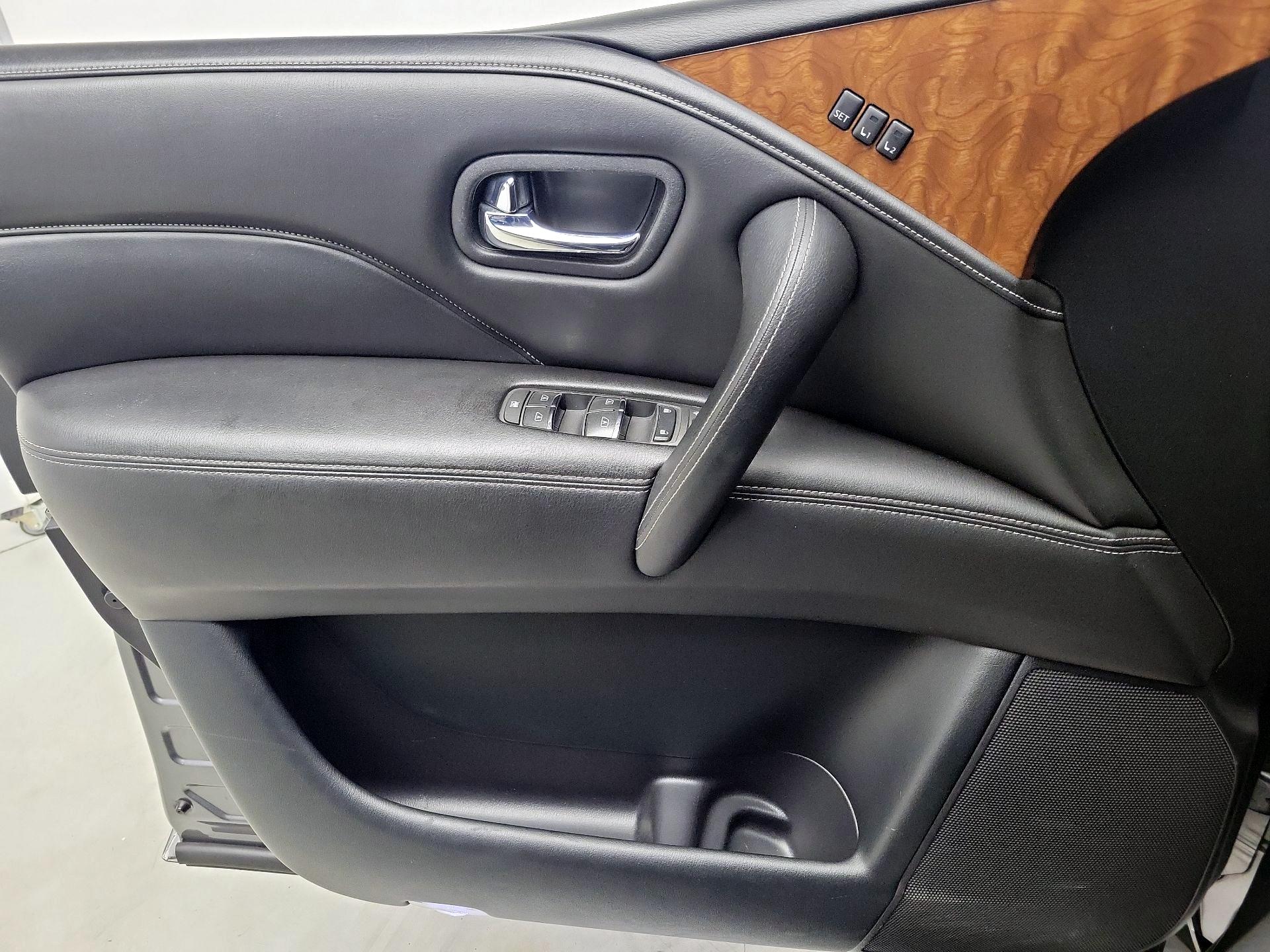 Thumbnail: 2018 INFINITI QX80 - 12