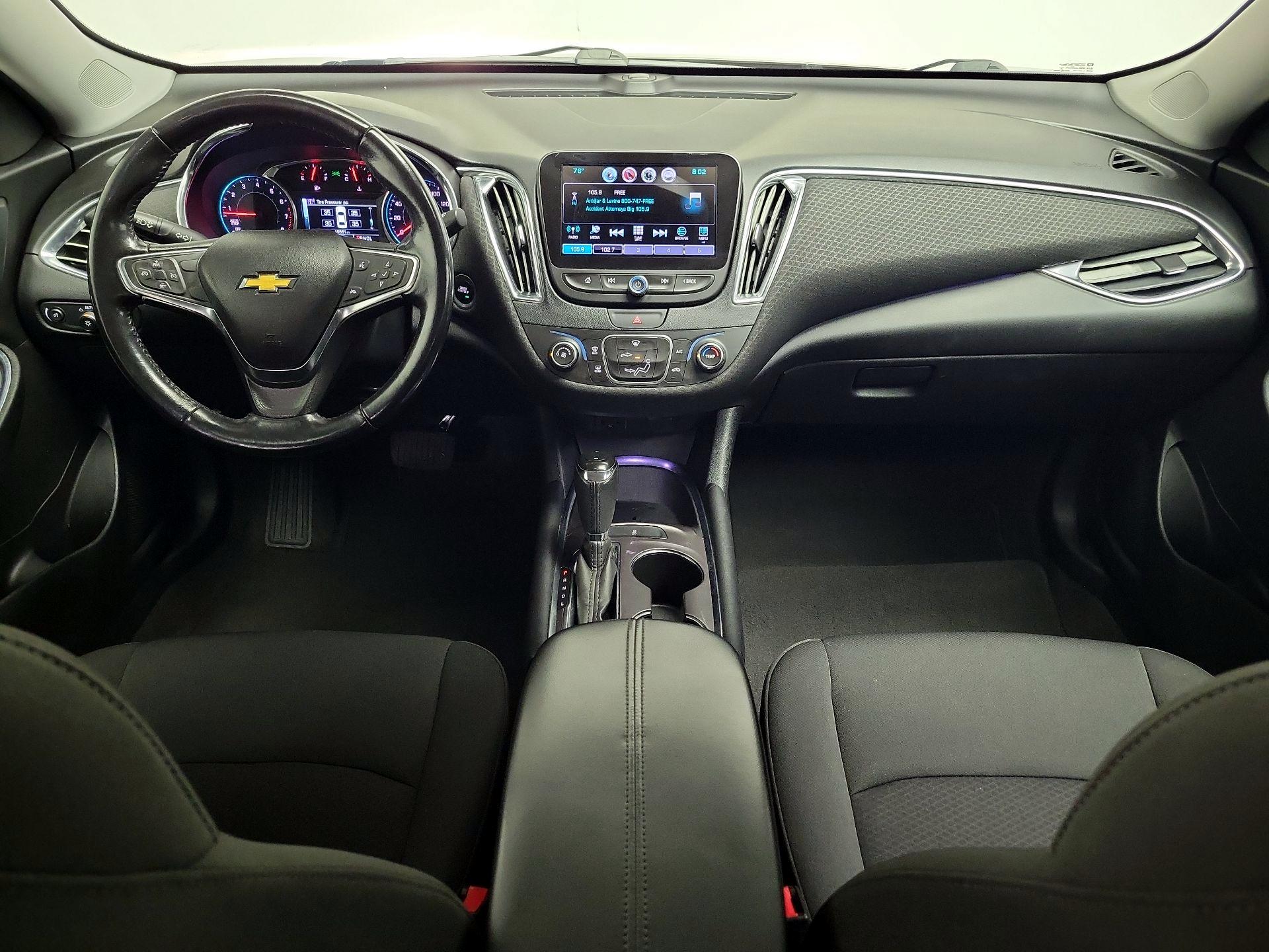 Thumbnail: 2018 Chevrolet Malibu - 9