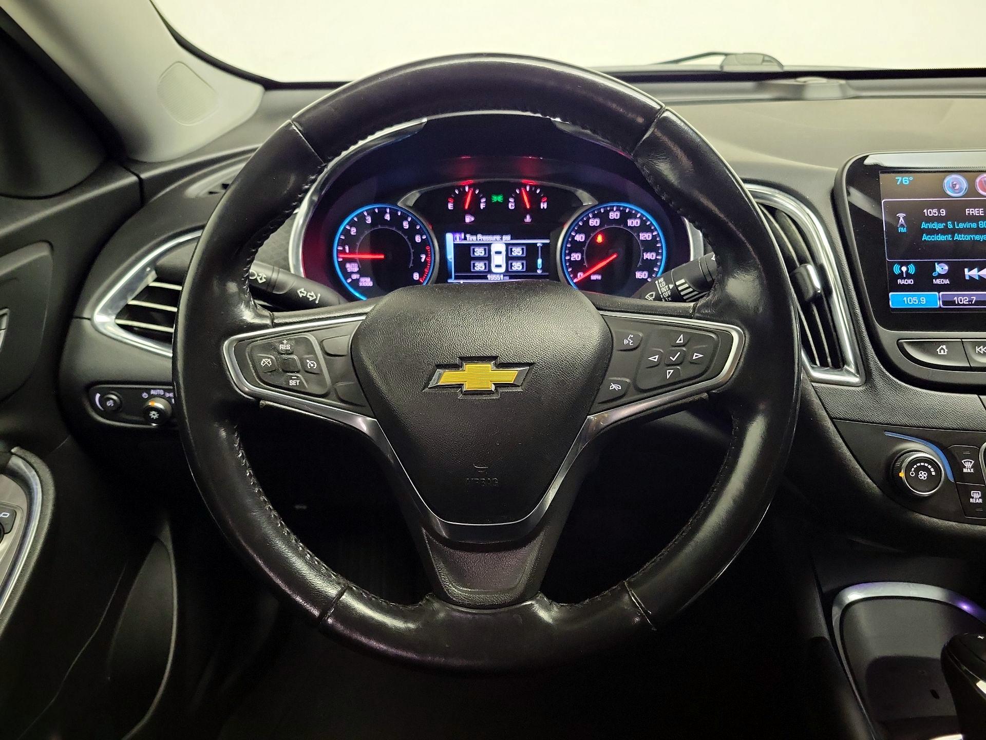Thumbnail: 2018 Chevrolet Malibu - 10