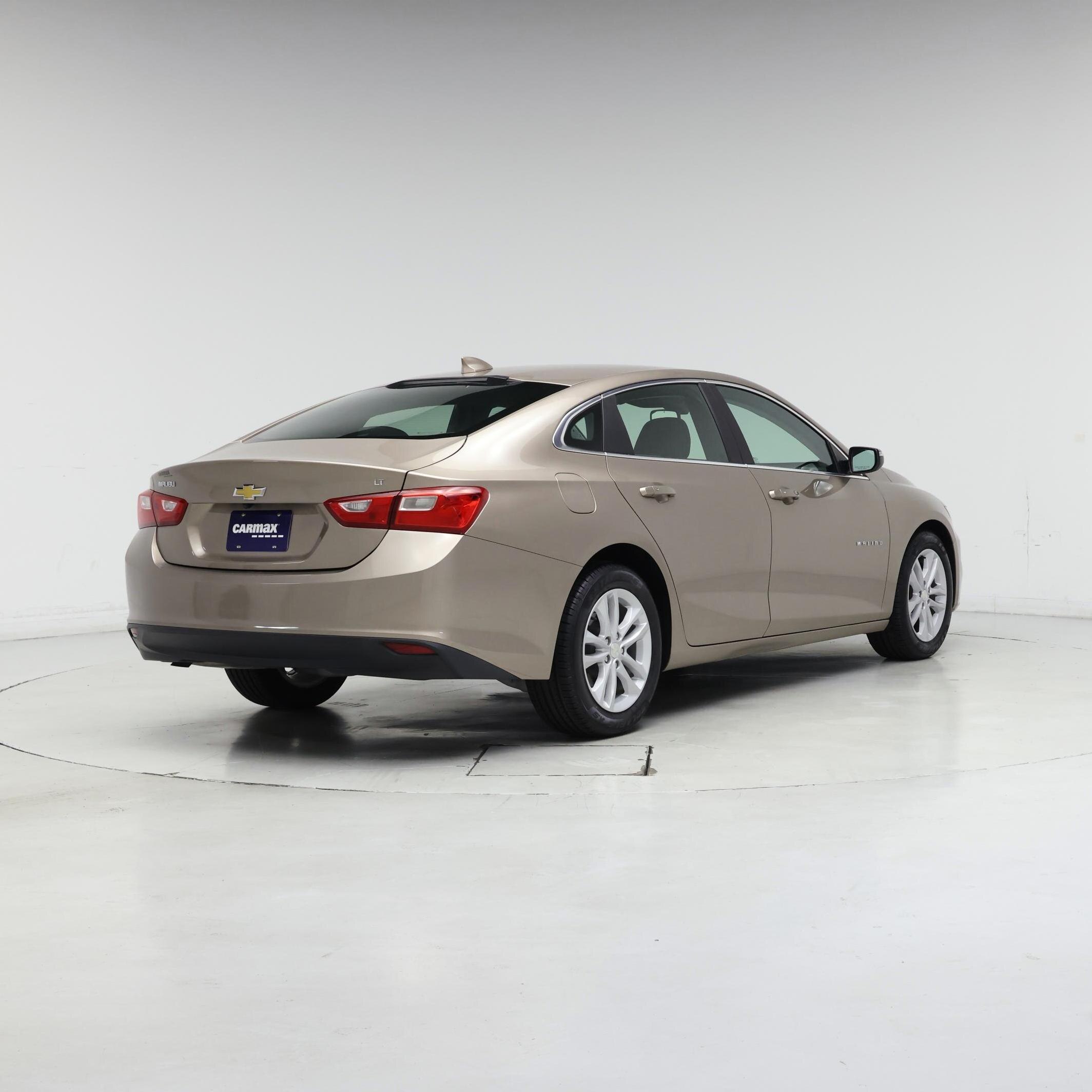 Thumbnail: 2018 Chevrolet Malibu - 8