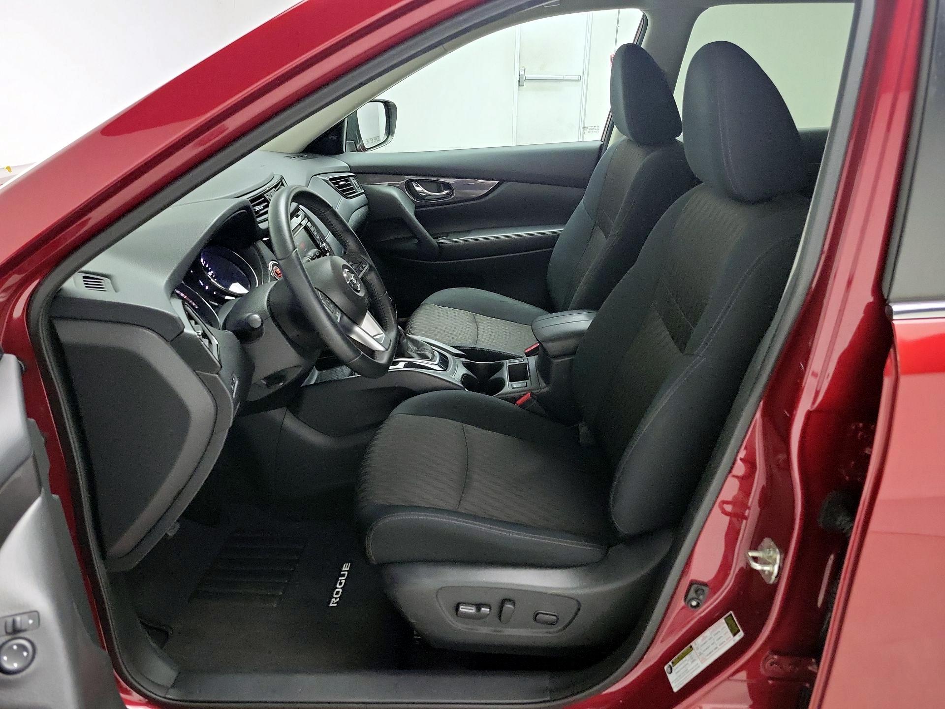 Thumbnail: 2019 Nissan Rogue - 11