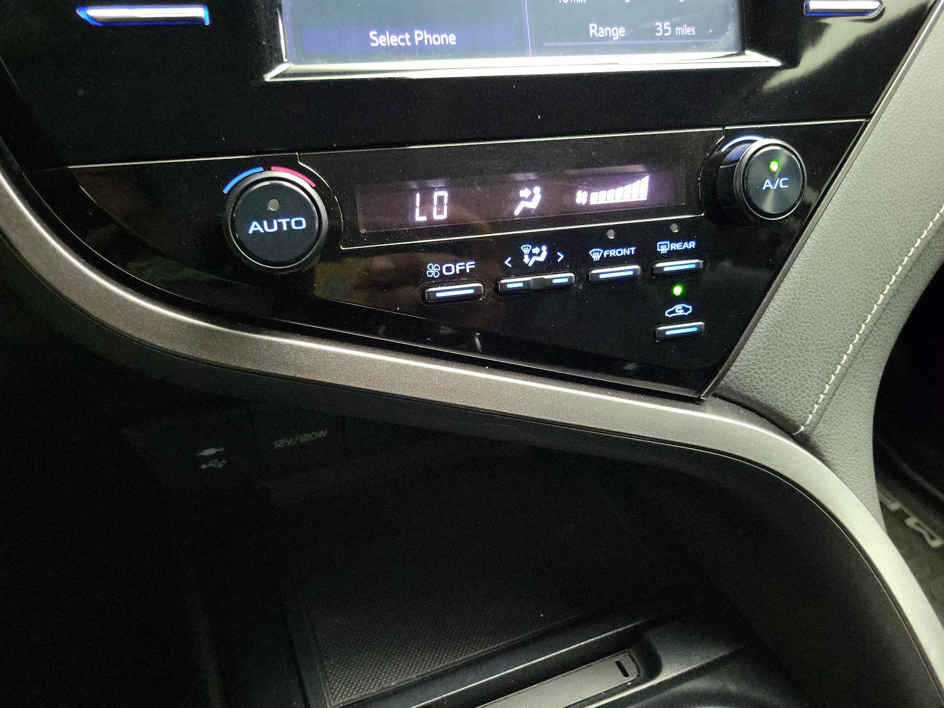 Thumbnail: 2019 Toyota Camry - 16
