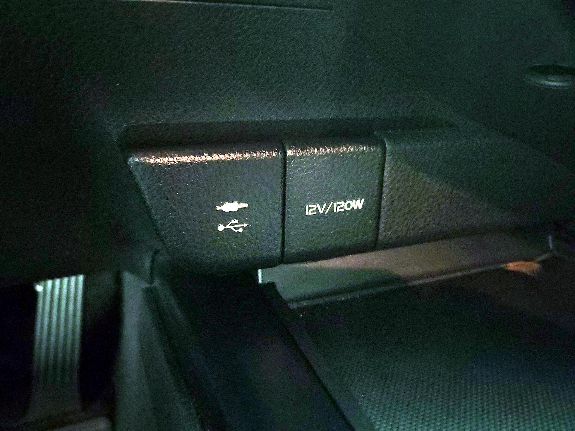 Thumbnail: 2019 Toyota Camry - 18
