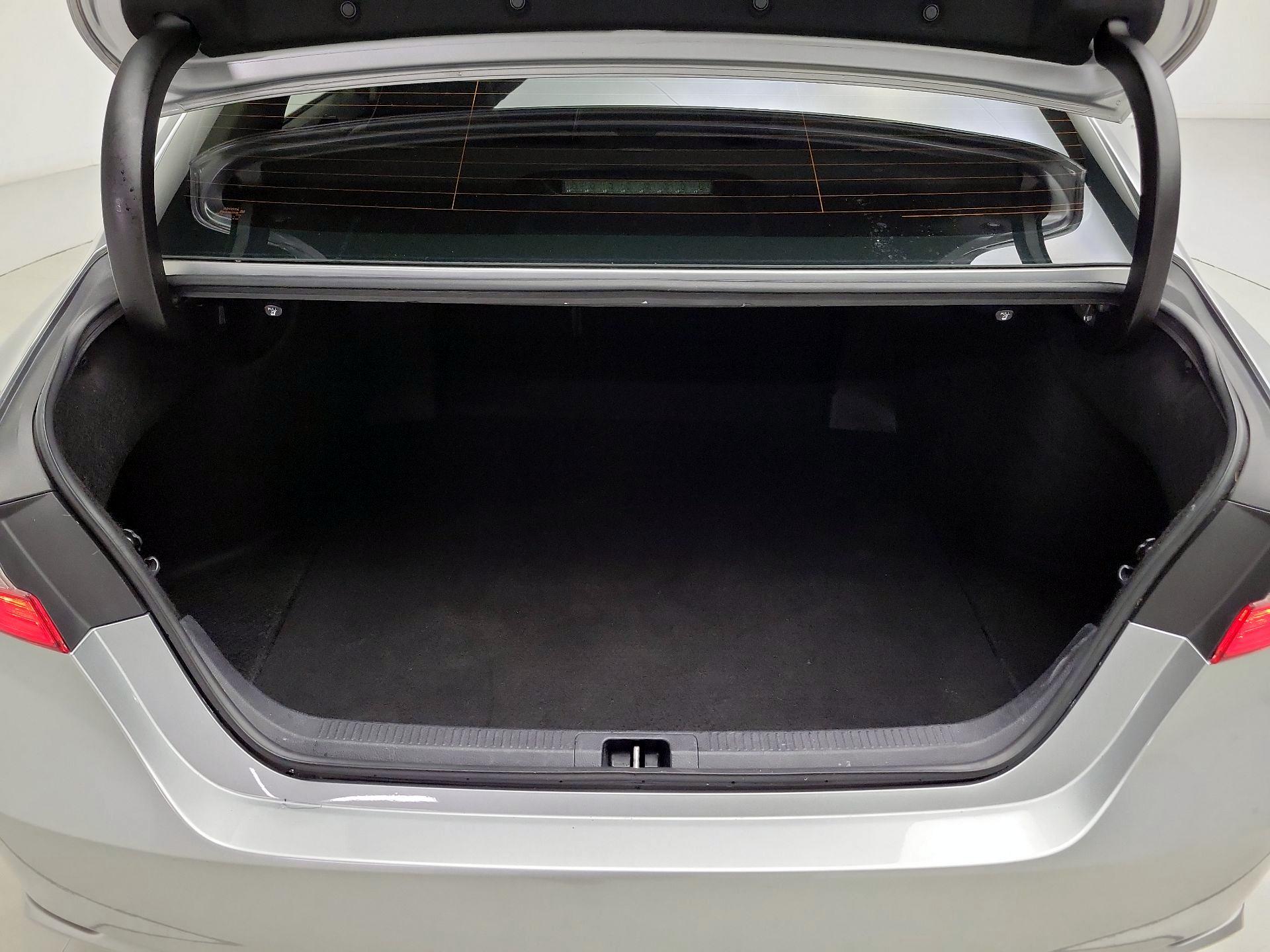 Thumbnail: 2019 Toyota Camry - 20