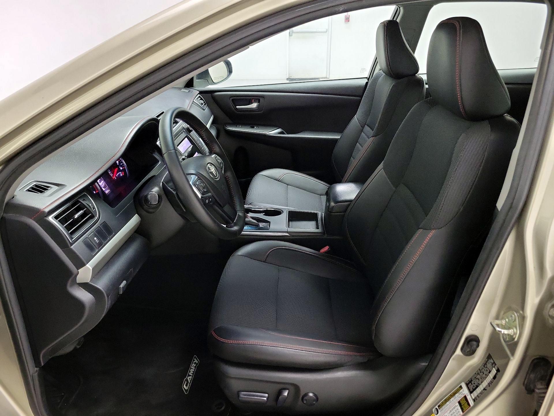 Thumbnail: 2016 Toyota Camry - 11