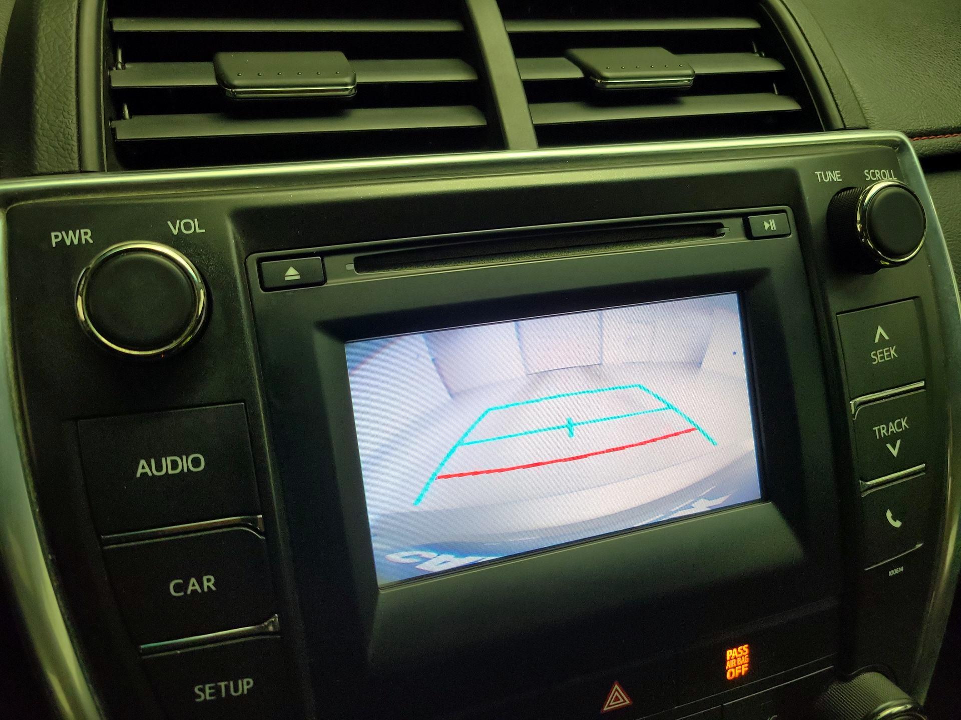 Thumbnail: 2016 Toyota Camry - 14