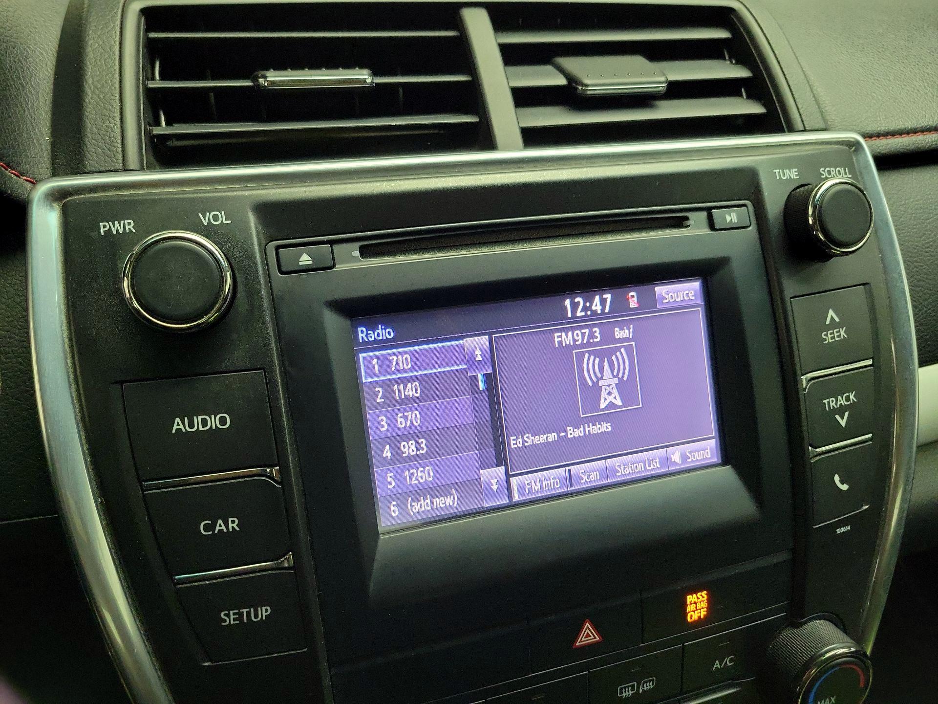 Thumbnail: 2016 Toyota Camry - 15