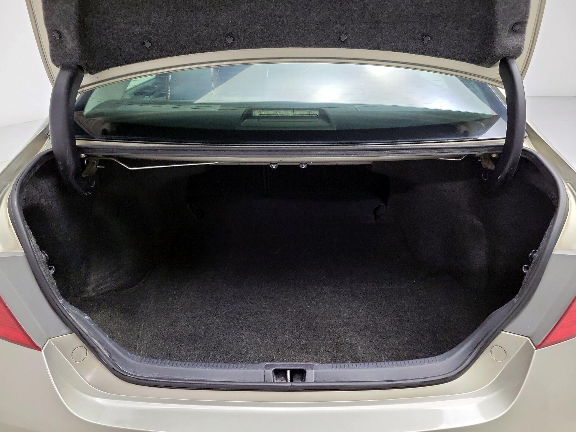 Thumbnail: 2016 Toyota Camry - 20