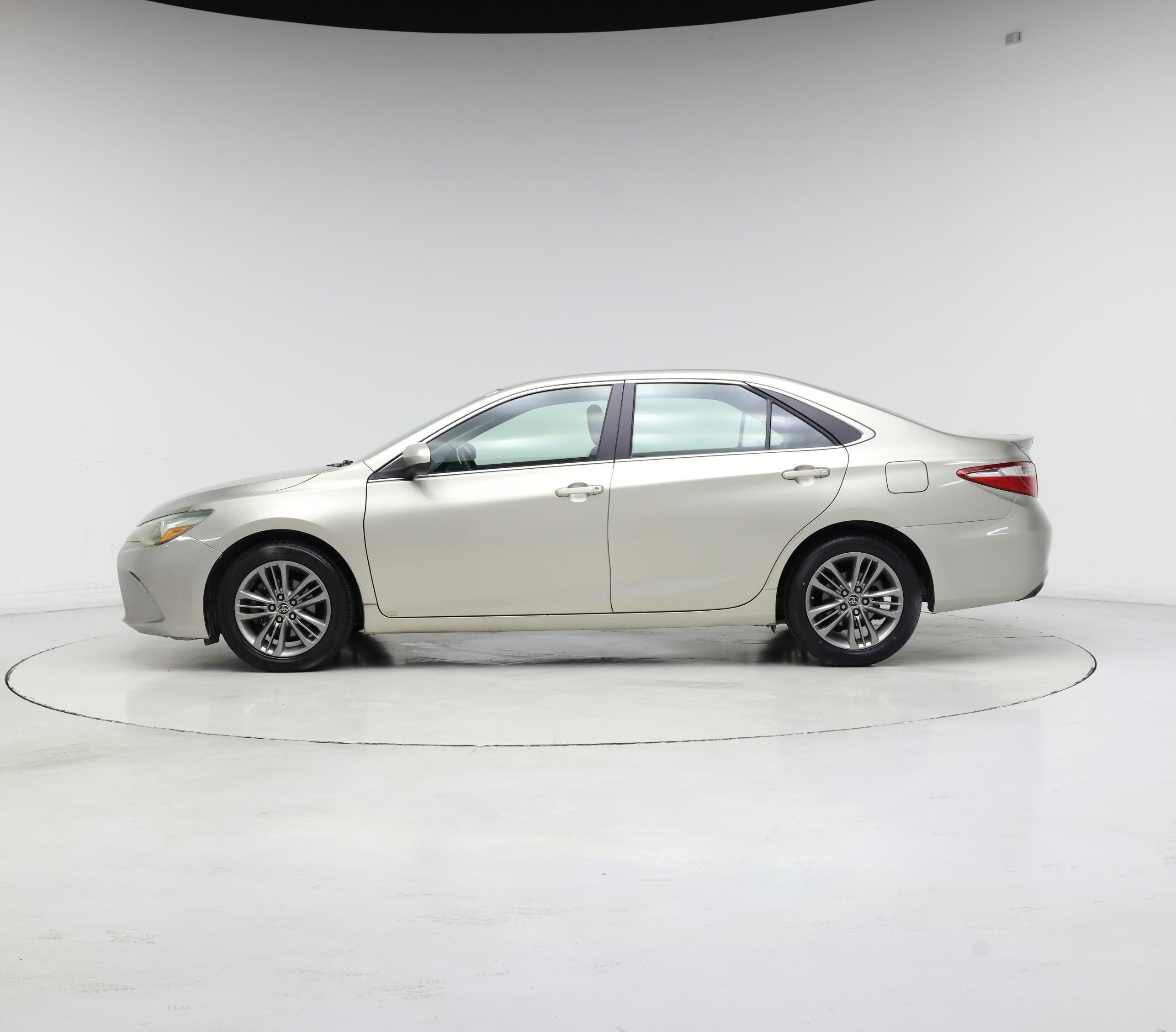 Thumbnail: 2016 Toyota Camry - 3