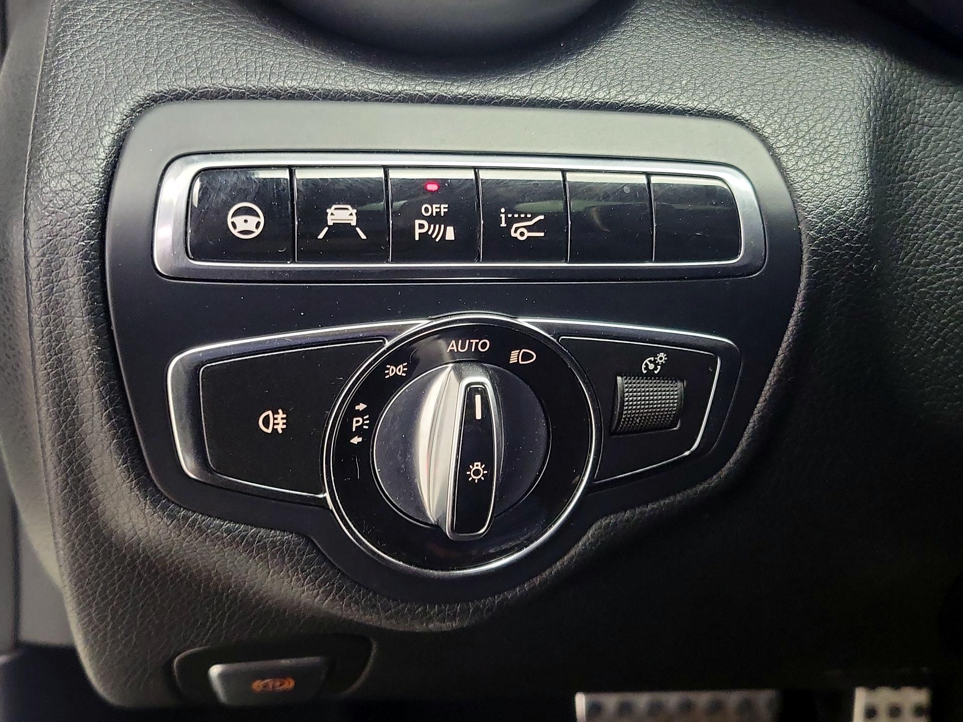 Thumbnail: 2015 Mercedes-Benz C-Class - 13