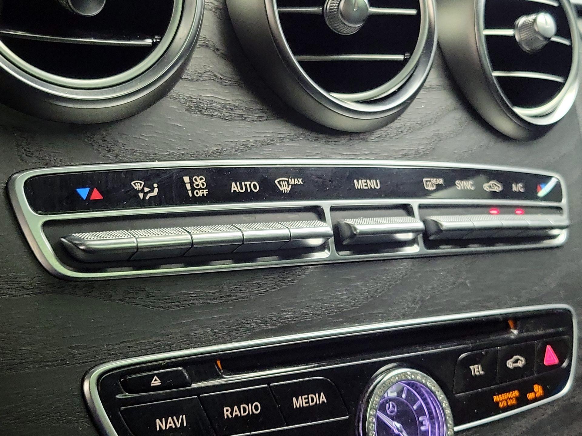 Thumbnail: 2015 Mercedes-Benz C-Class - 17
