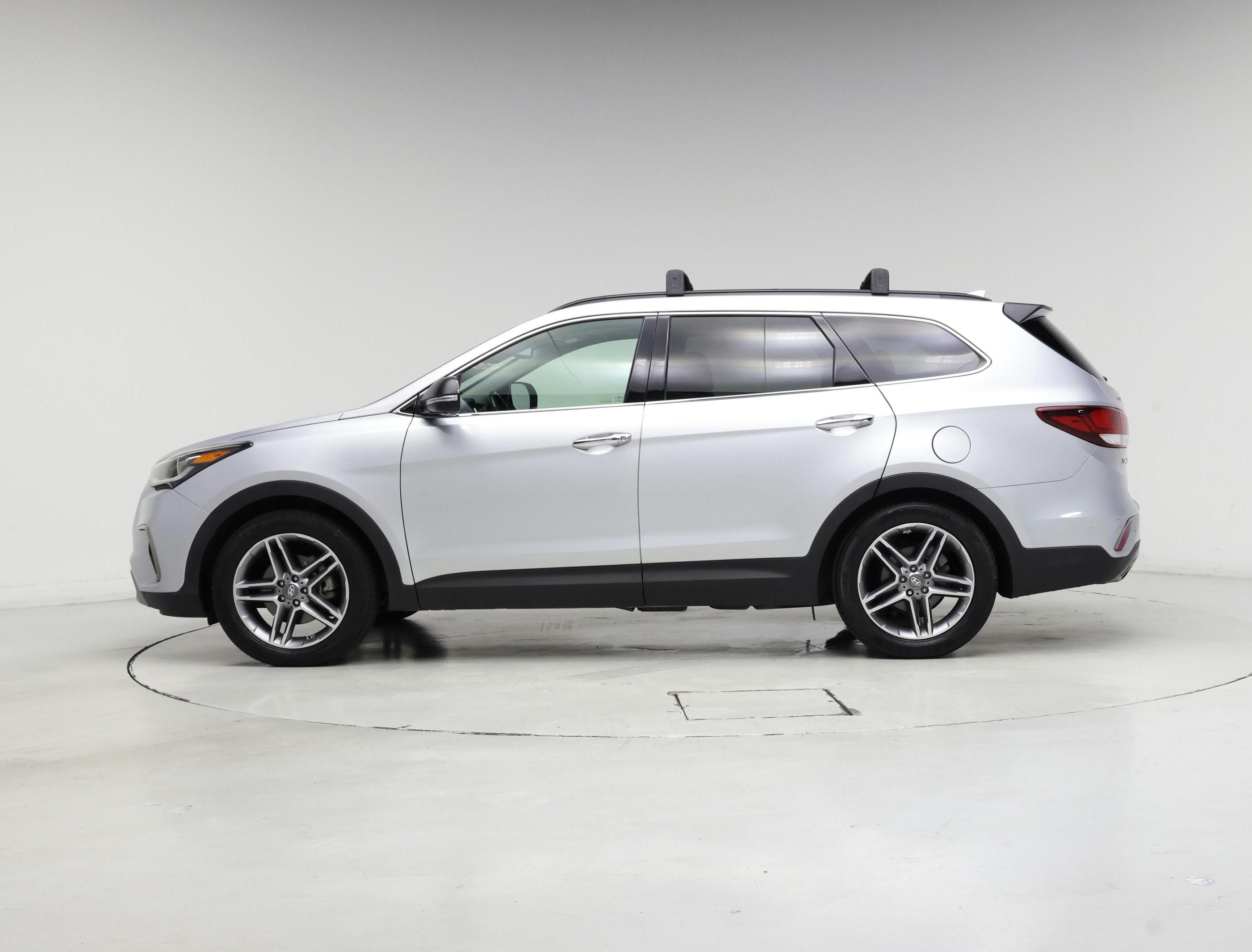 Thumbnail: 2017 Hyundai Santa Fe - 3