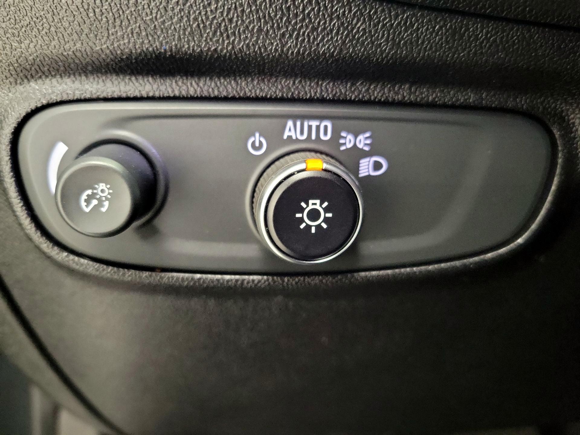 Thumbnail: 2019 Chevrolet Equinox - 13