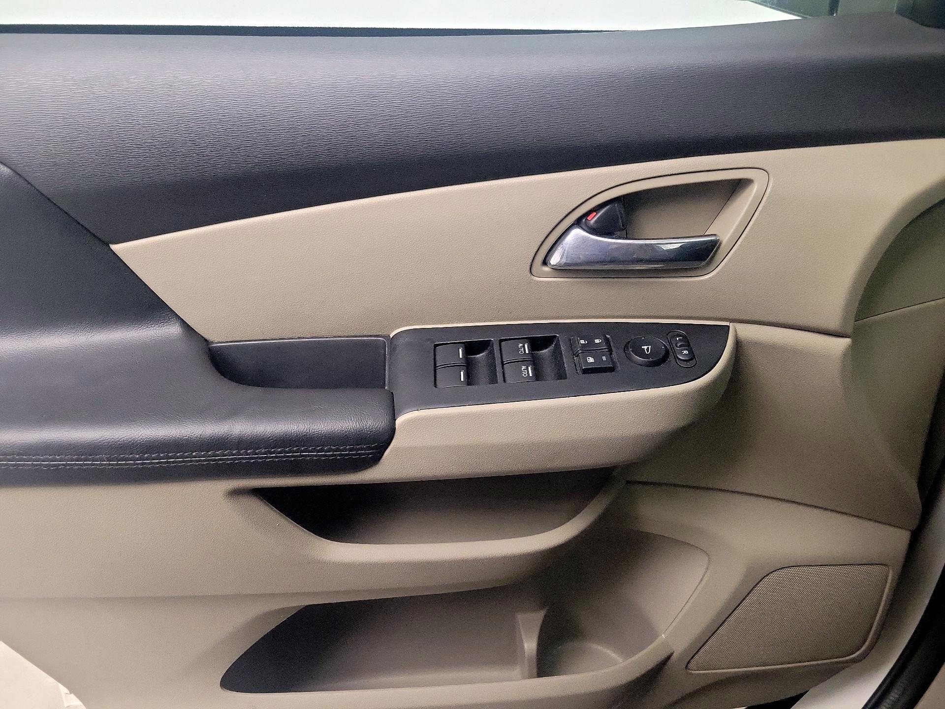 Thumbnail: 2015 Honda Odyssey - 12