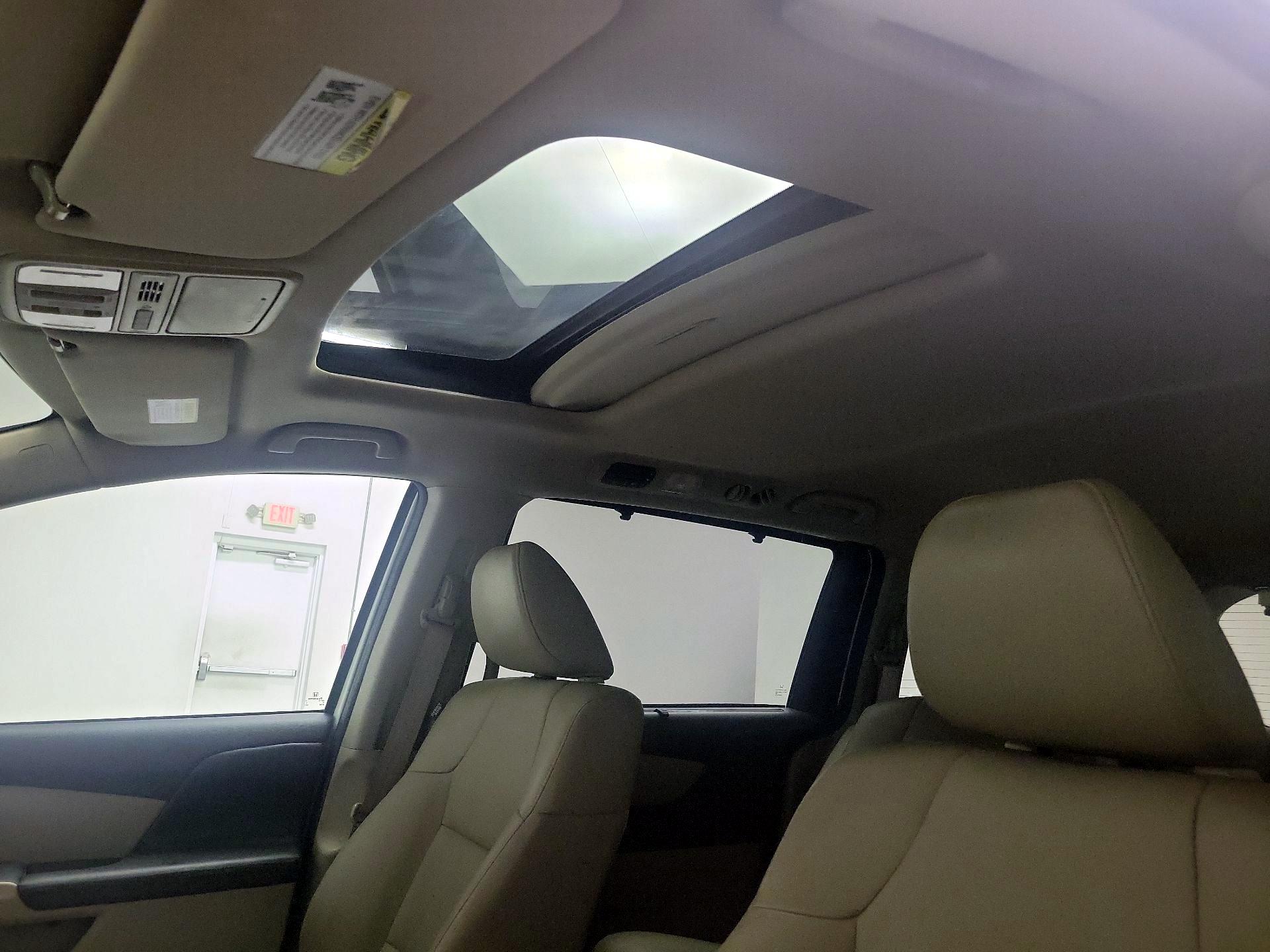 Thumbnail: 2015 Honda Odyssey - 19
