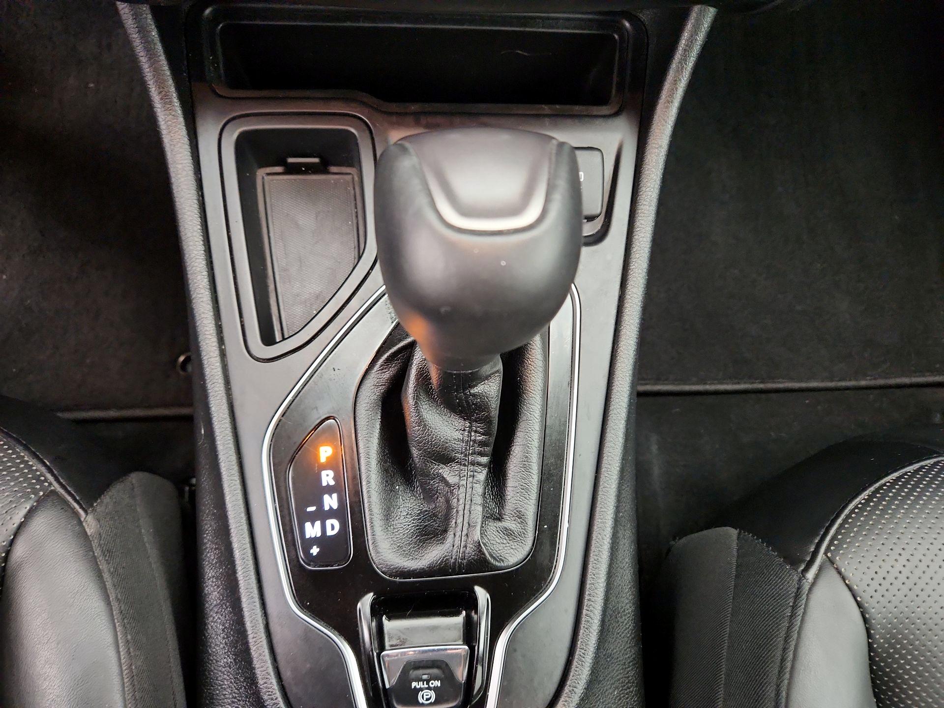 Thumbnail: 2019 Jeep Cherokee - 18