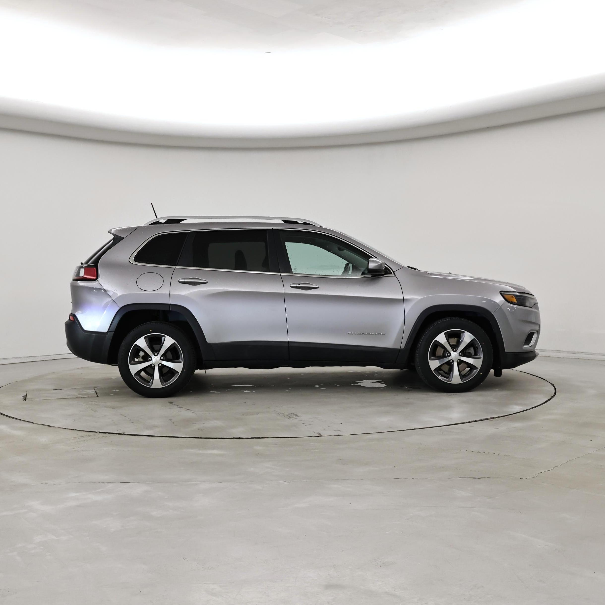 Thumbnail: 2019 Jeep Cherokee - 7